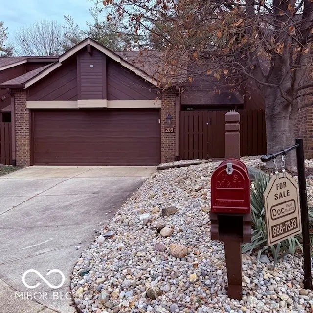 209 Brighton Court, Greenwood