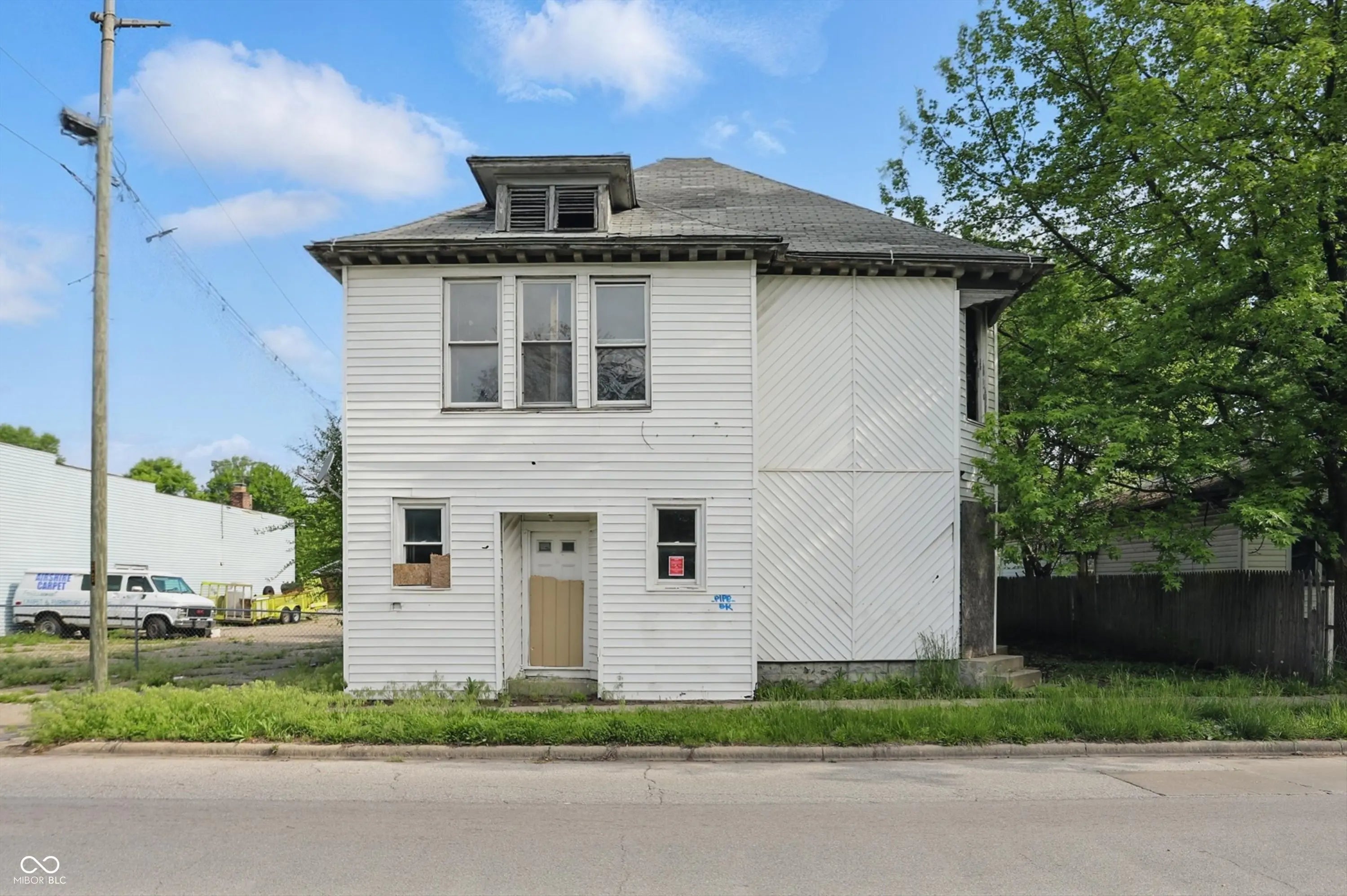 Photo of 1910 Locust Street Terre Haute, IN 47807