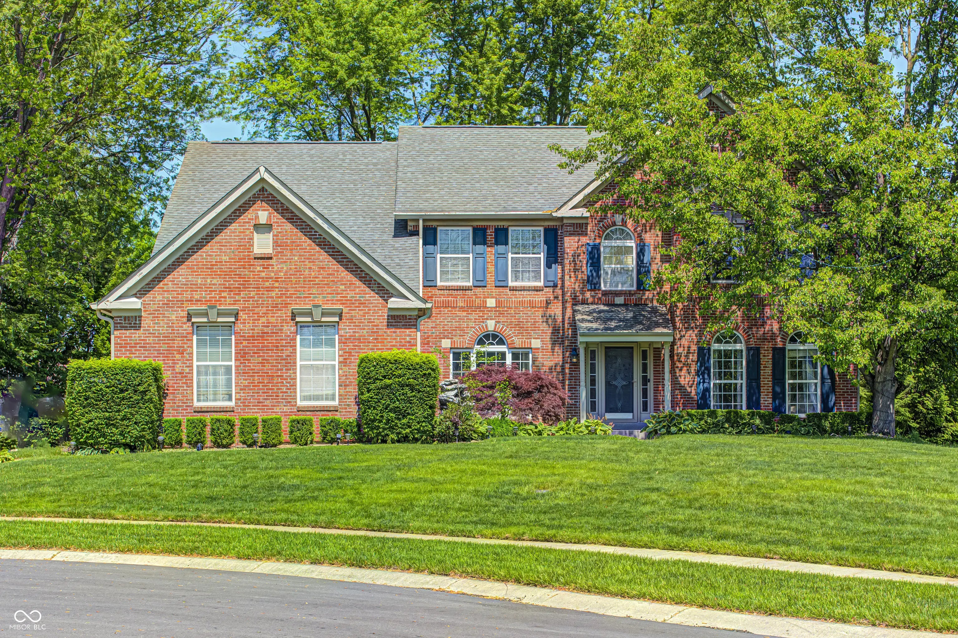 6374 Timberbluff Circle, Avon
