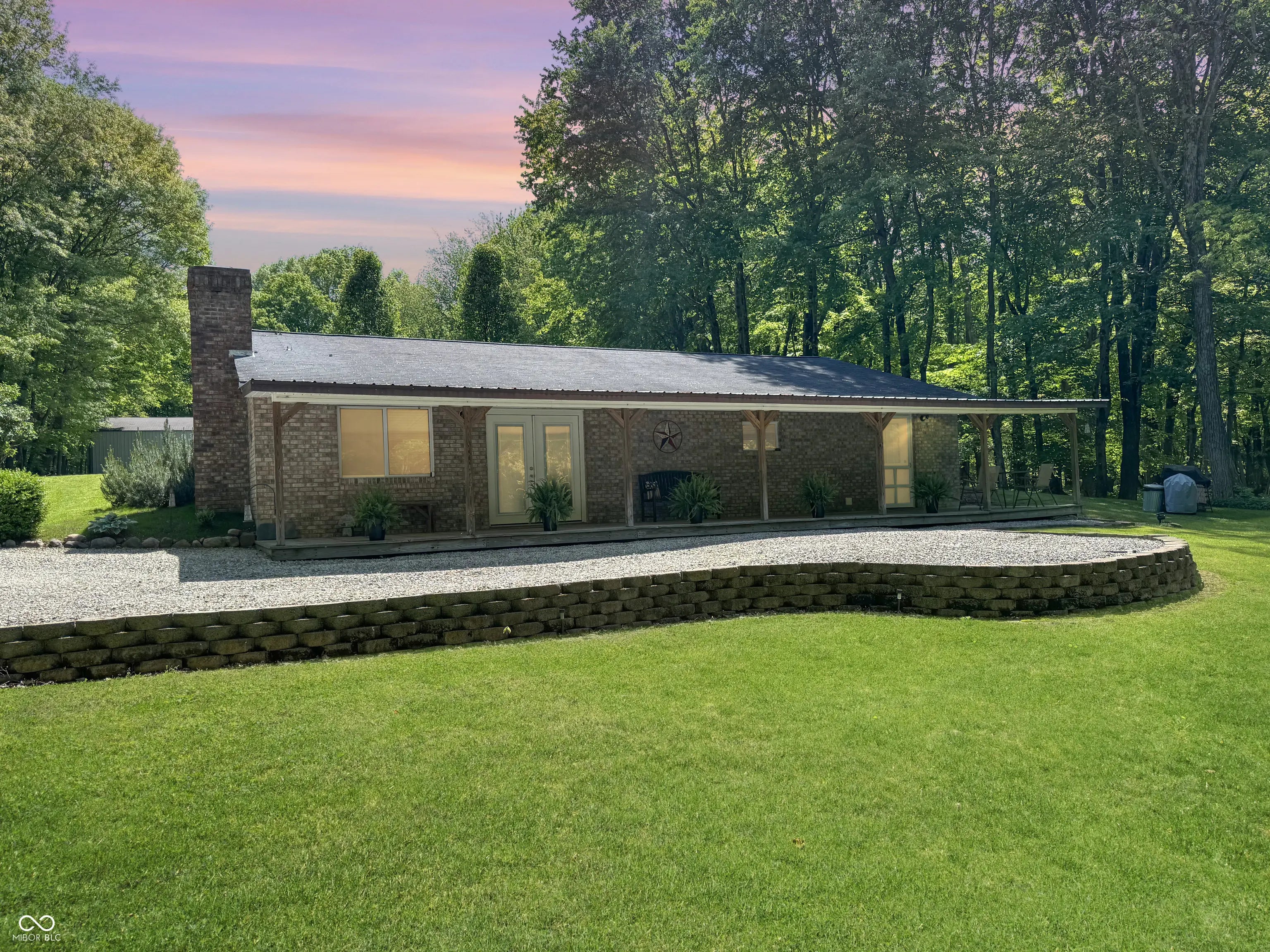 2548 N Letterman Road, Paragon