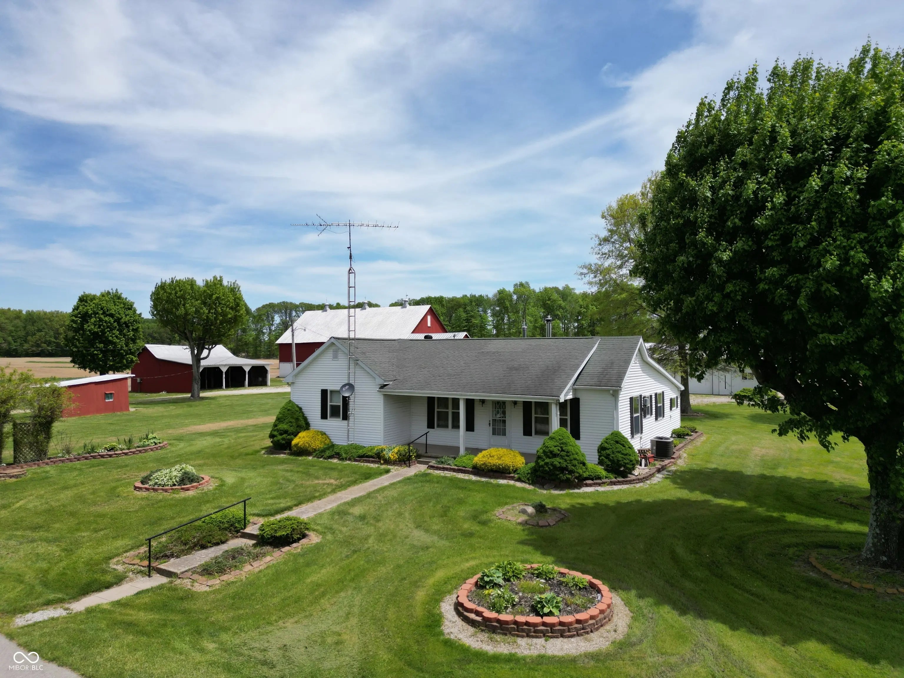 Photo of 3718 N County Road 800 W Holton, IN 47023