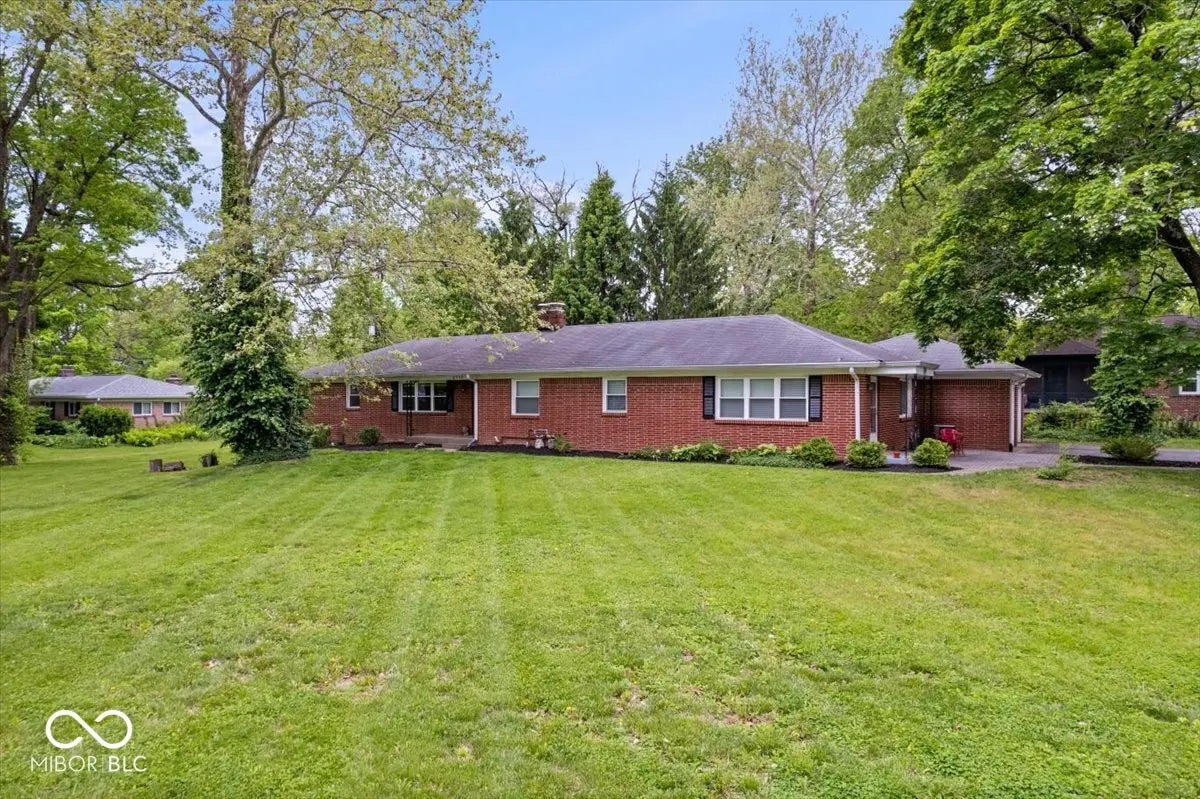 8350 N College Avenue, Indianapolis