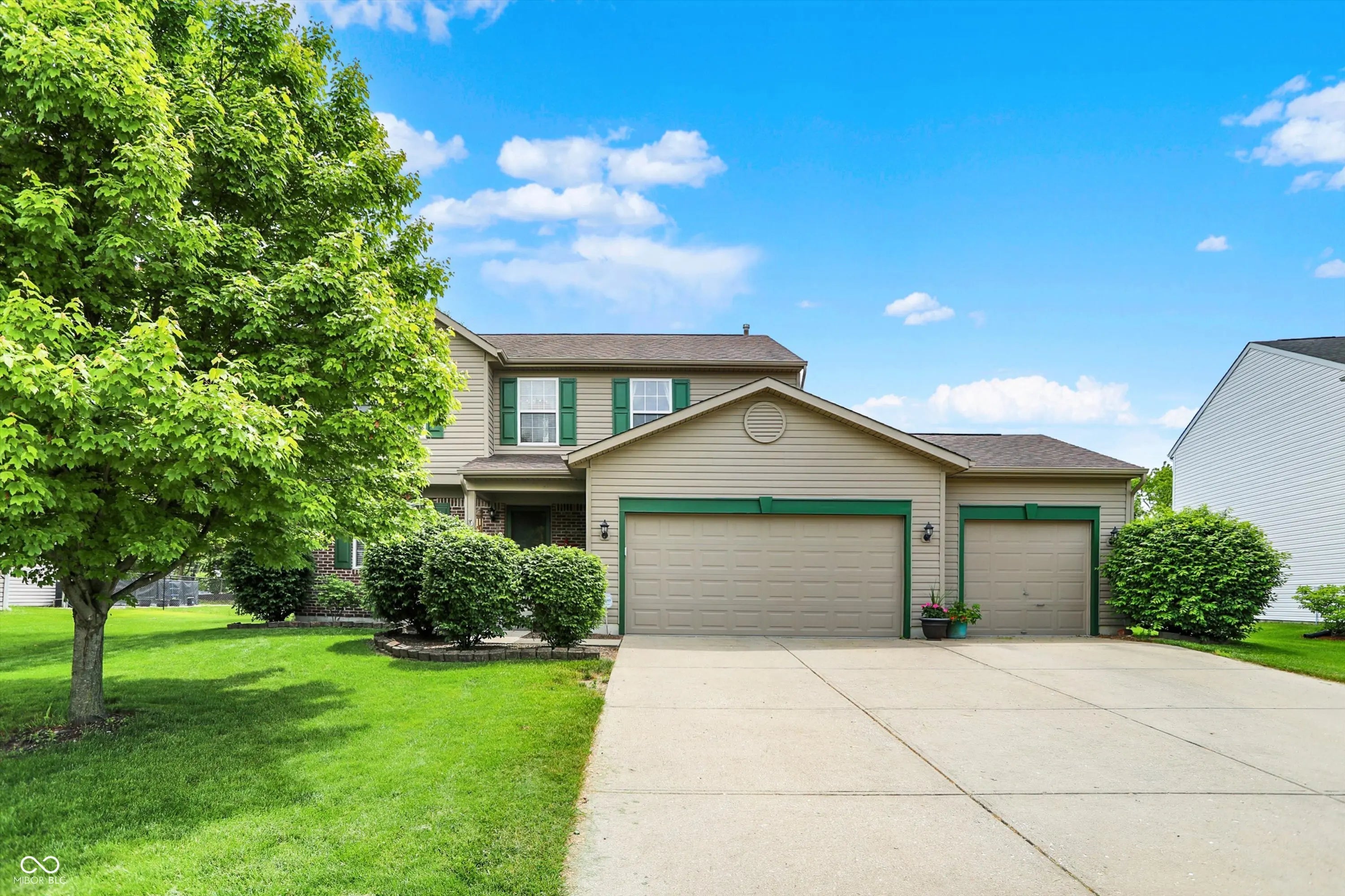 Photo of 5523 Gainesway Drive Greenwood, IN 46142