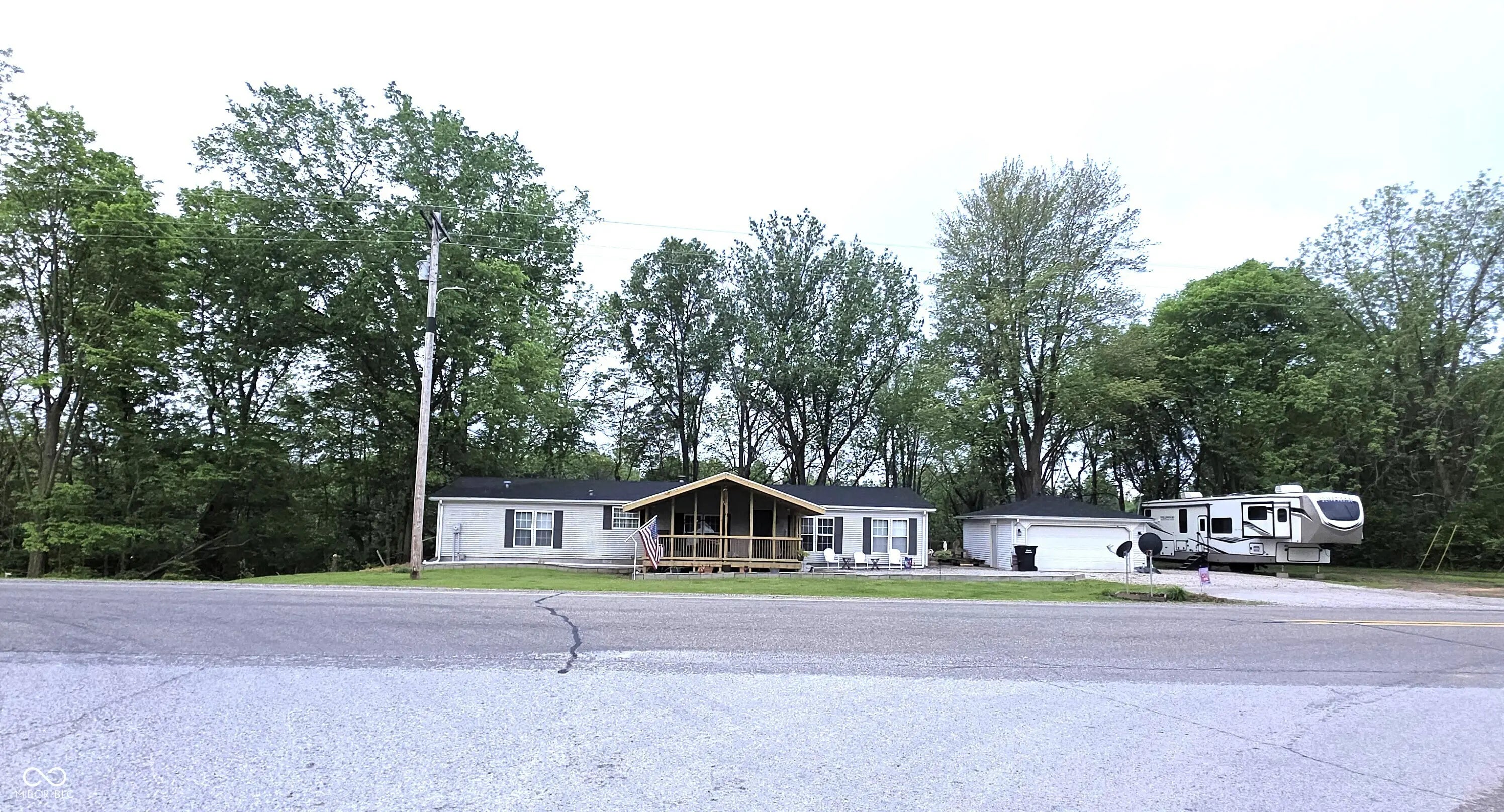 5269 W State Road 42, Brazil