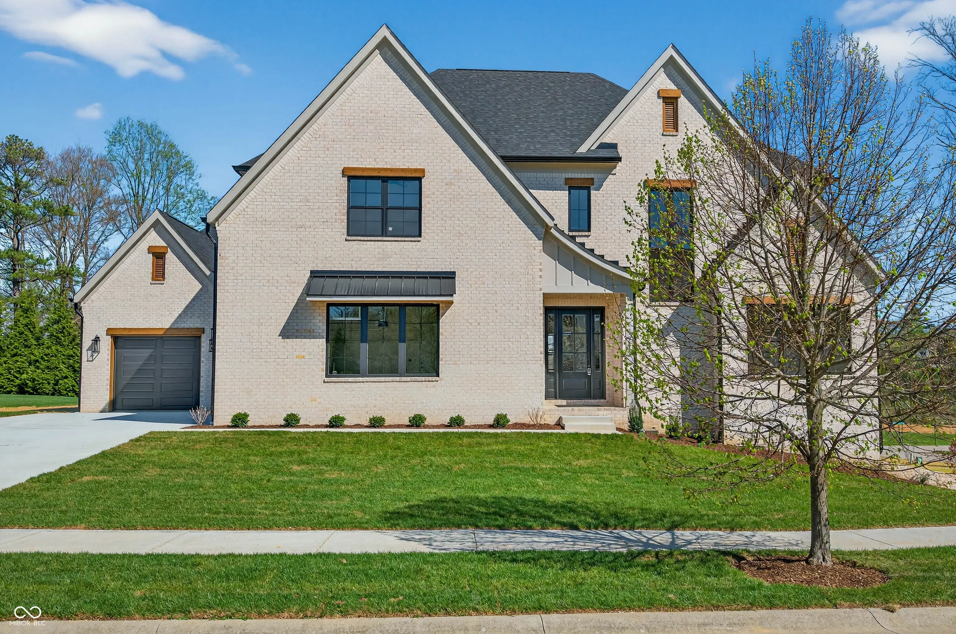 Photo of 1713 Deer Creek Way Columbus, IN 47201