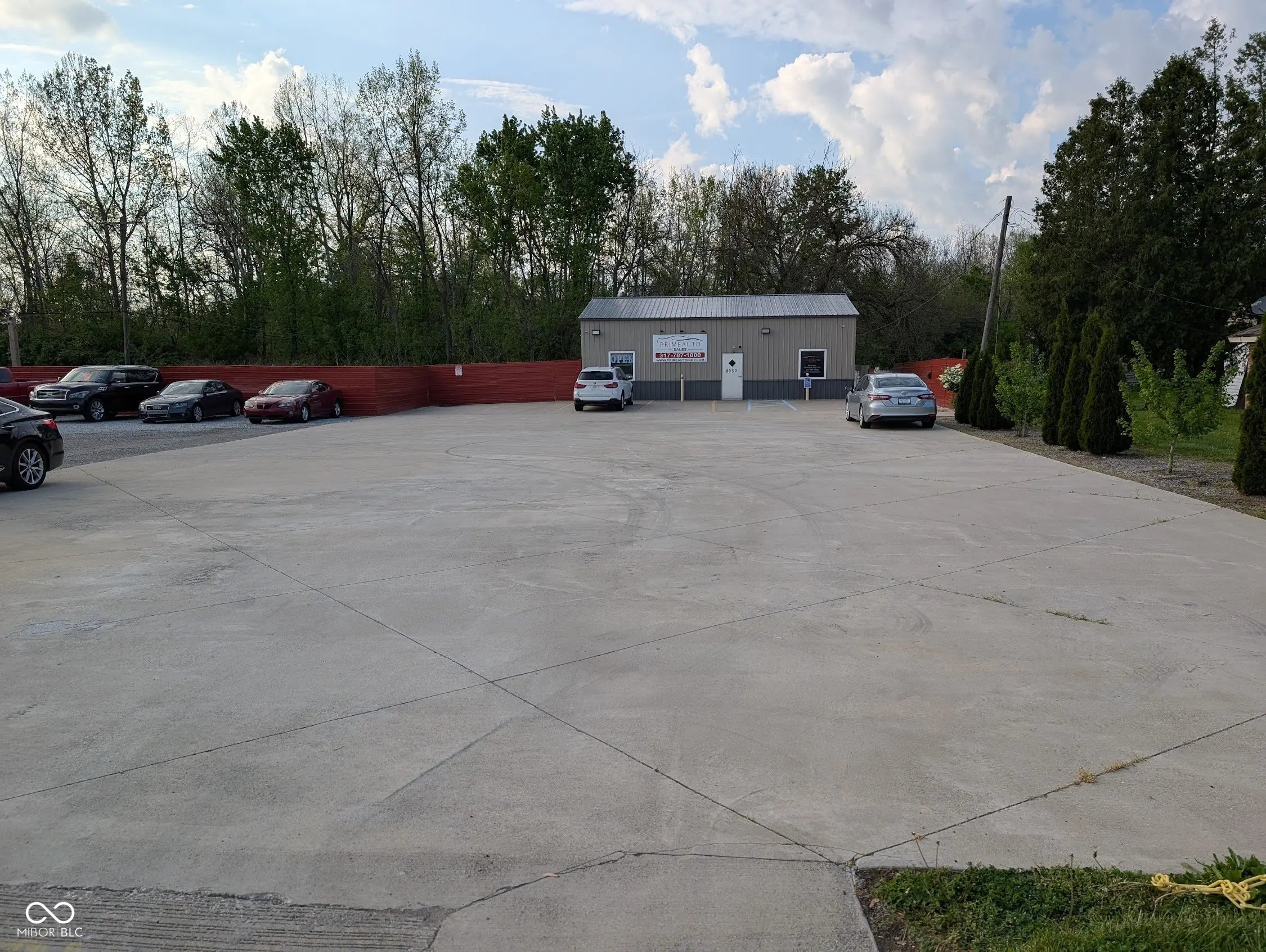 8930 W Washington Street, Indianapolis