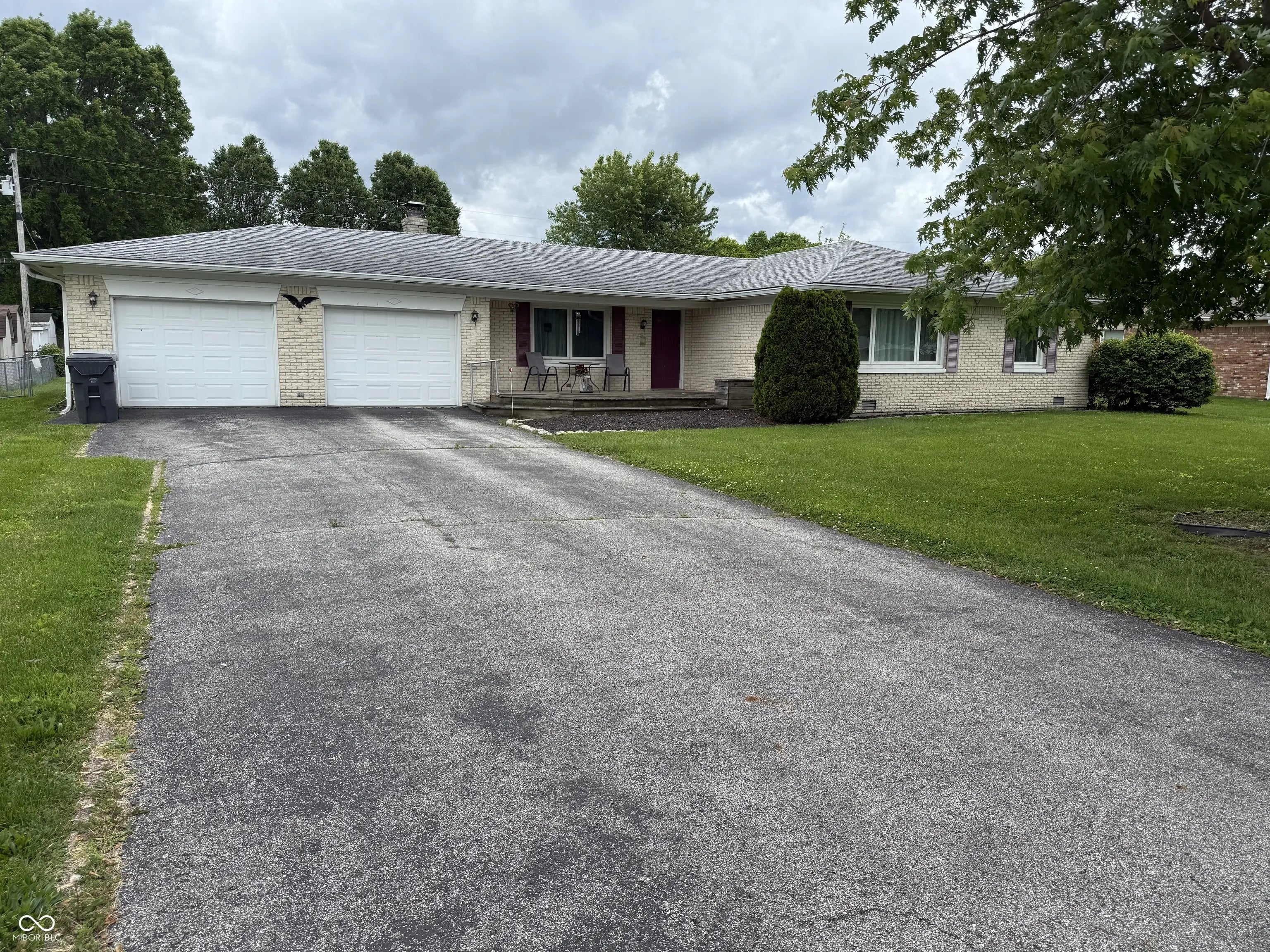 5585 Gallagher Drive, Greenwood