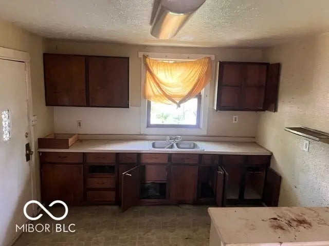 631 Terrace Avenue MLS 22039038 South Park photo 6