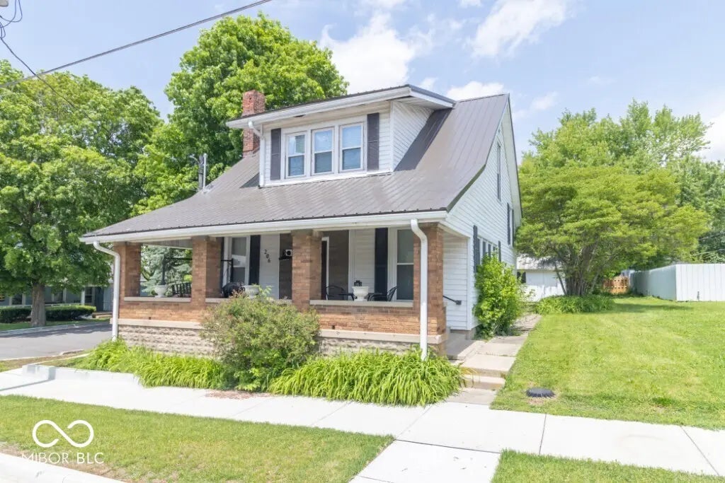 206 W Main Street, Lewisville