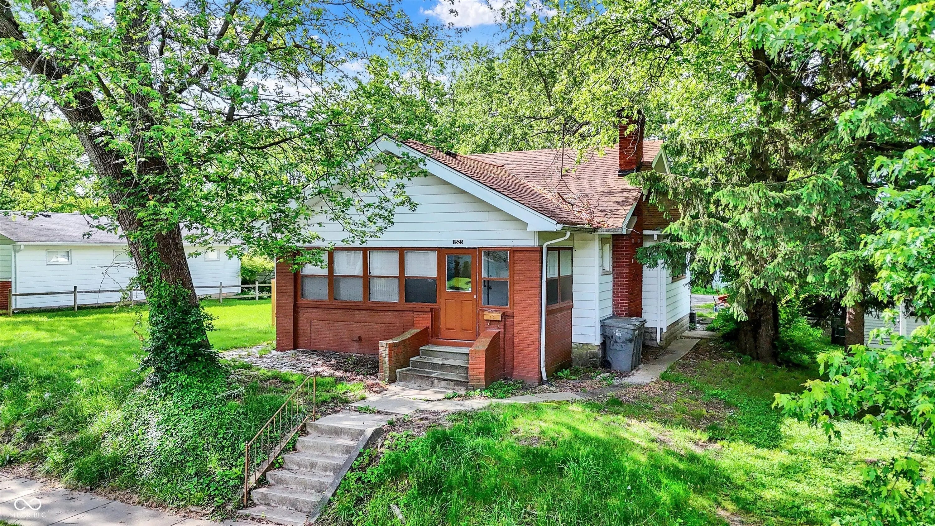 Photo of 1523 E Mills Avenue Indianapolis, IN 46227