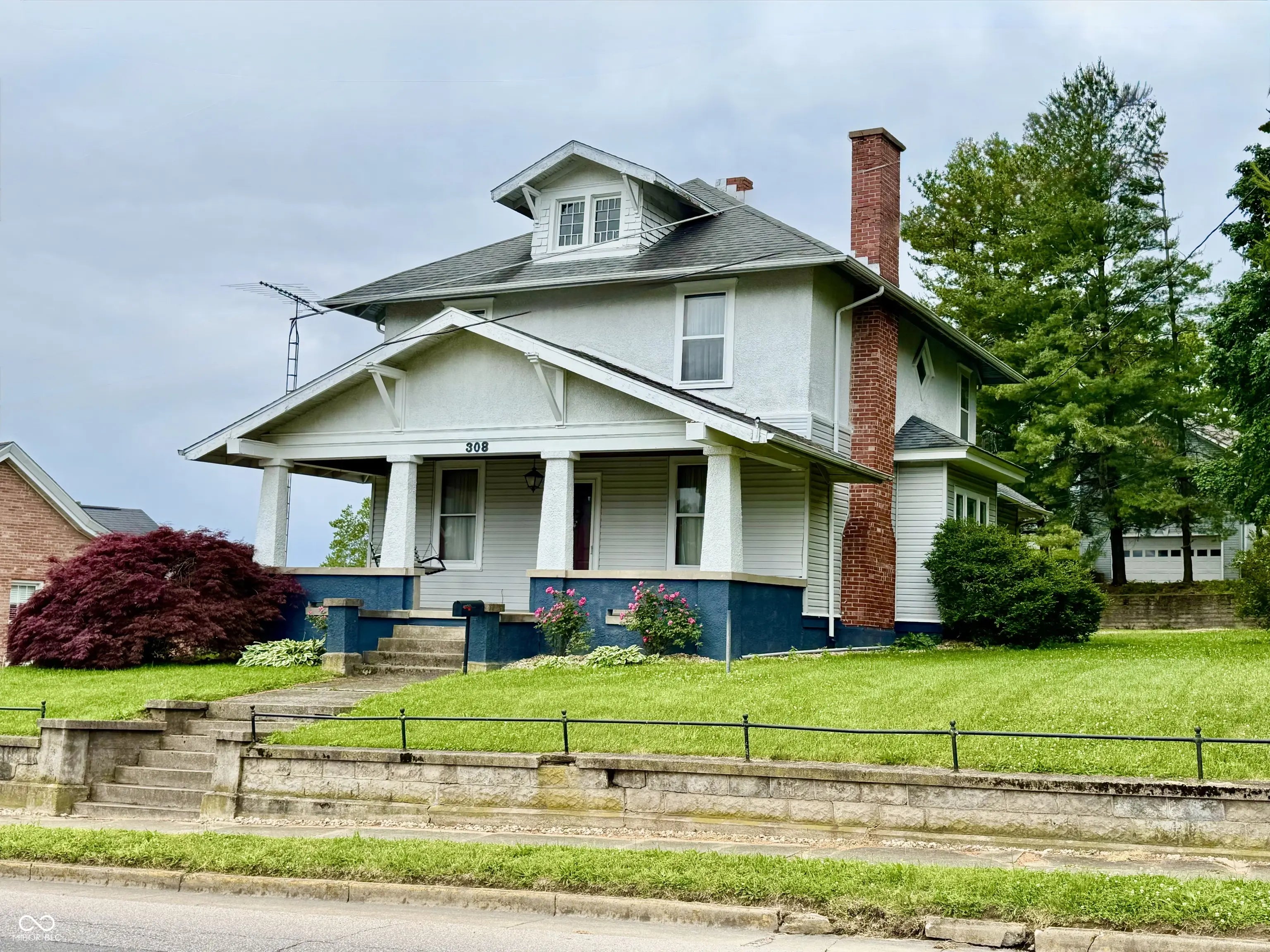 308 W Walnut Street, Brownstown