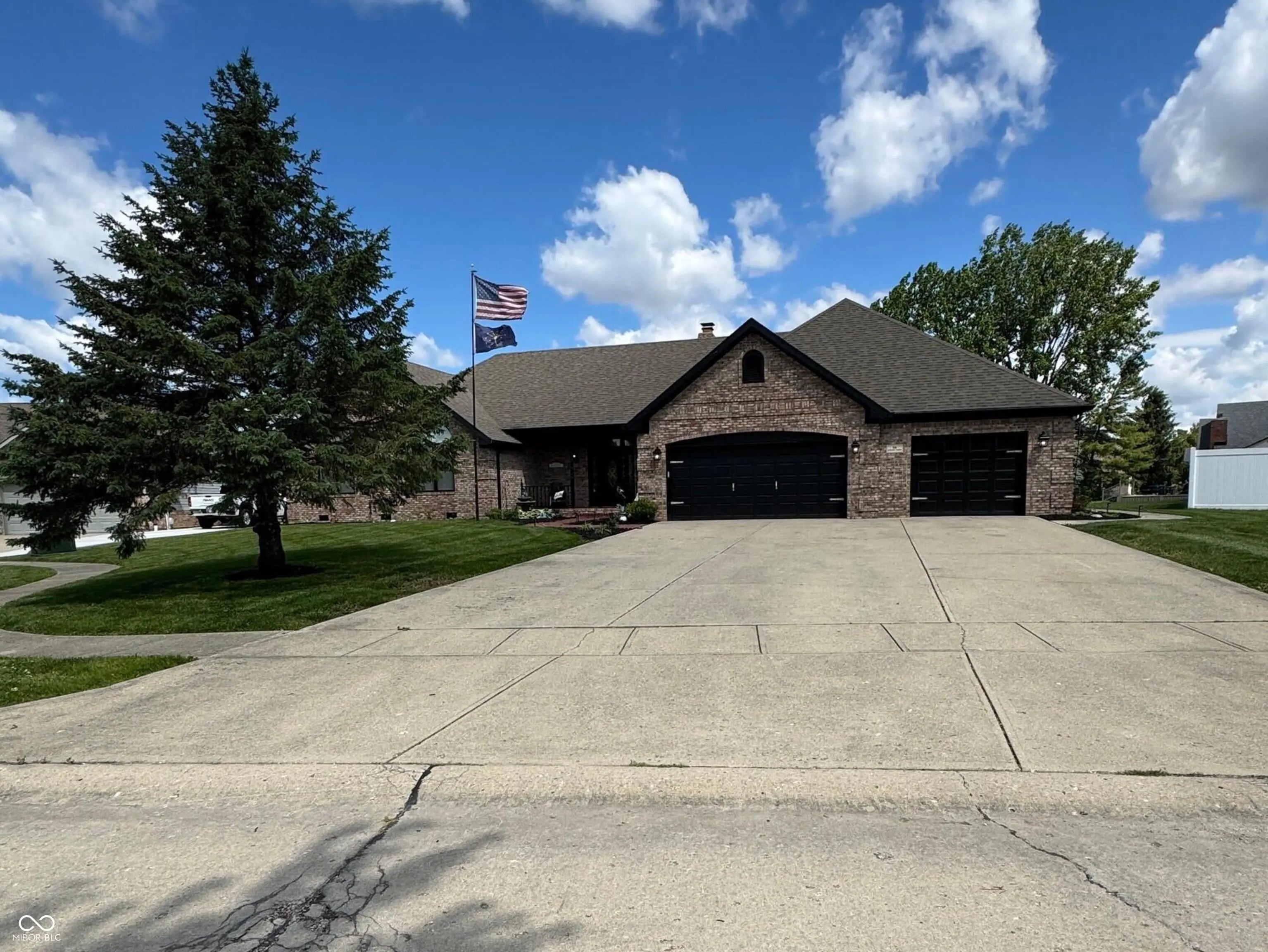 28 Patriot Court, Greenfield