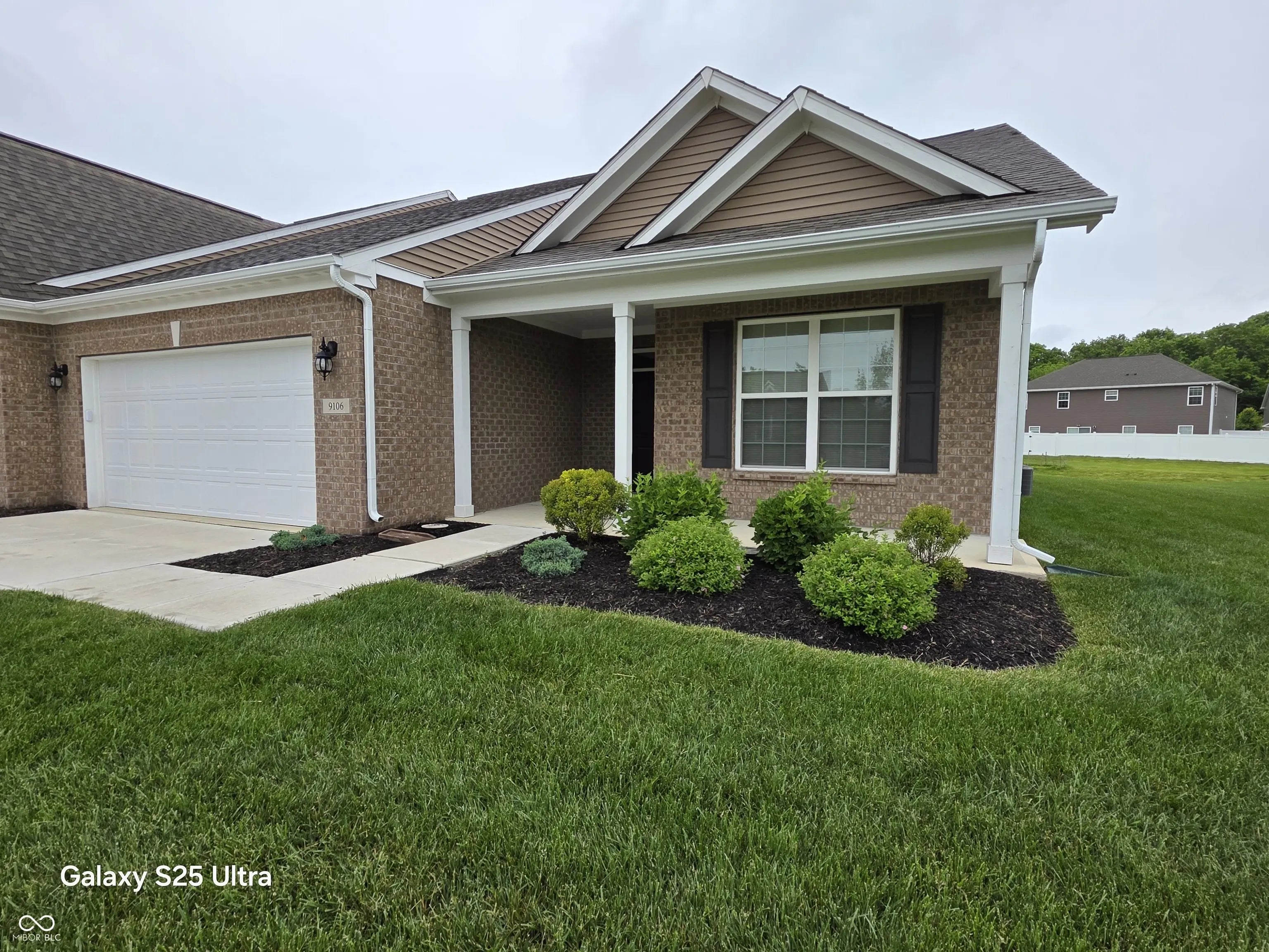 9106 Hedley Way E, Avon