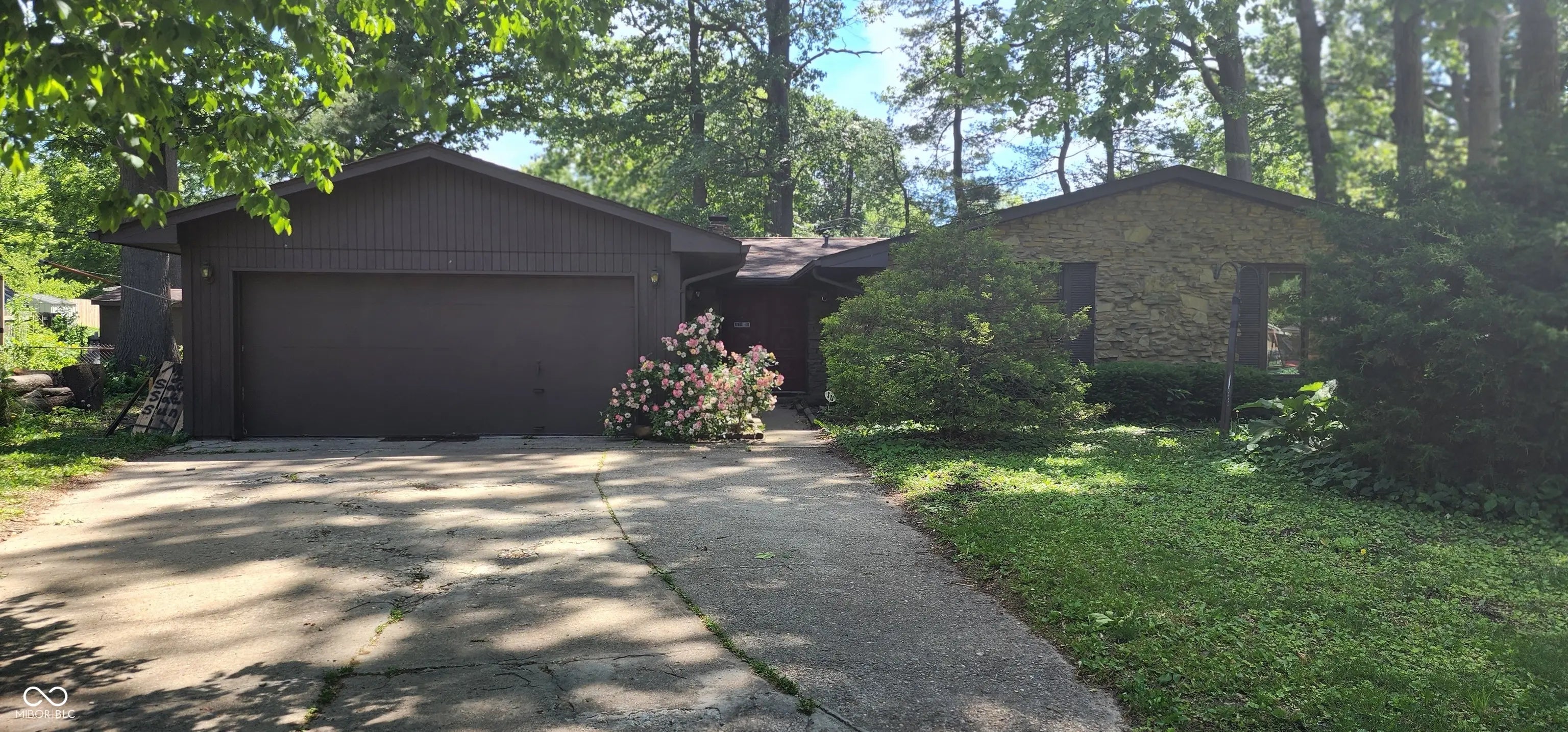 1619 Crest Court, Indianapolis