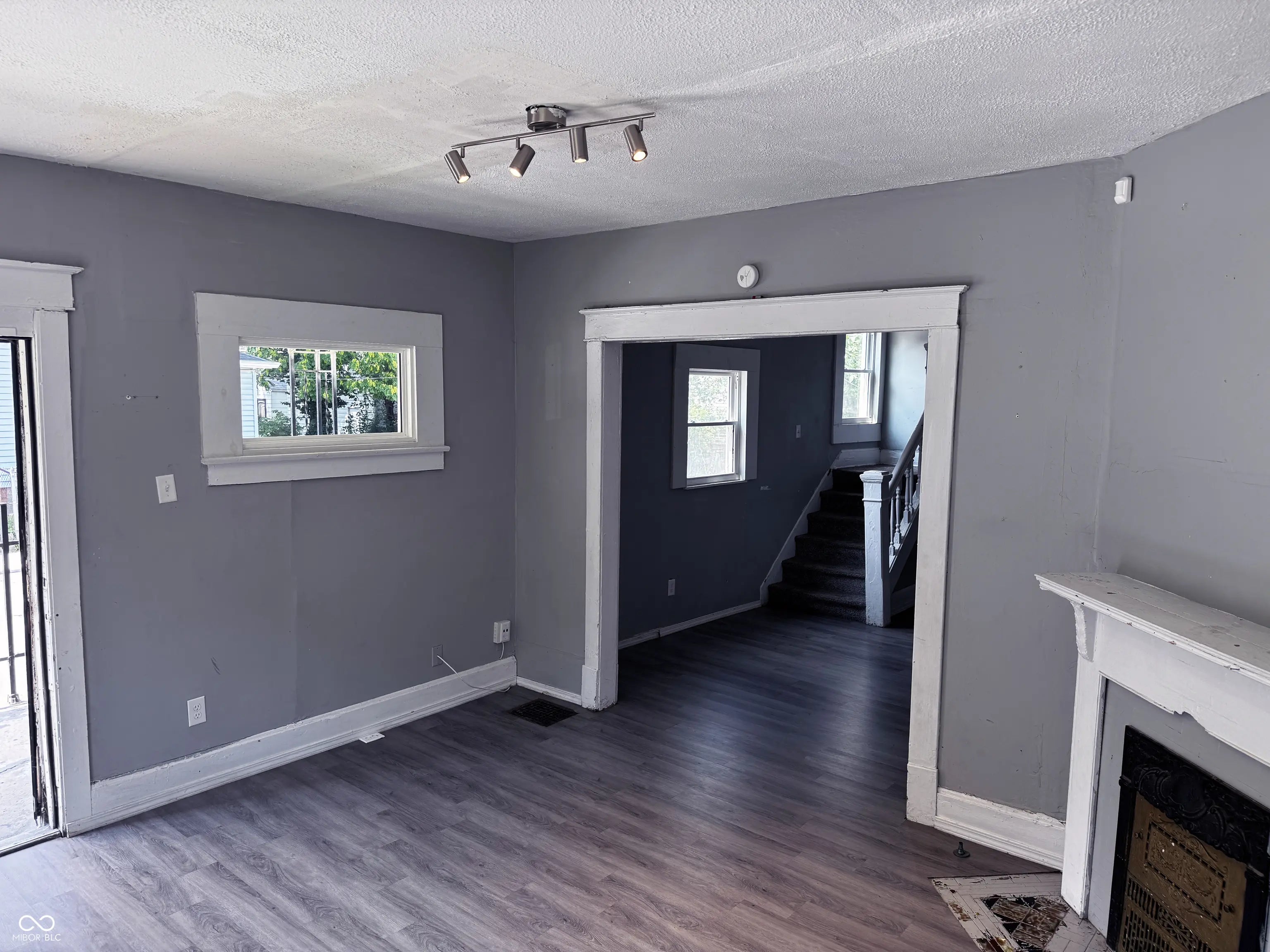 3502 N Kenwood Avenue MLS 22041106 Avondale photo 4