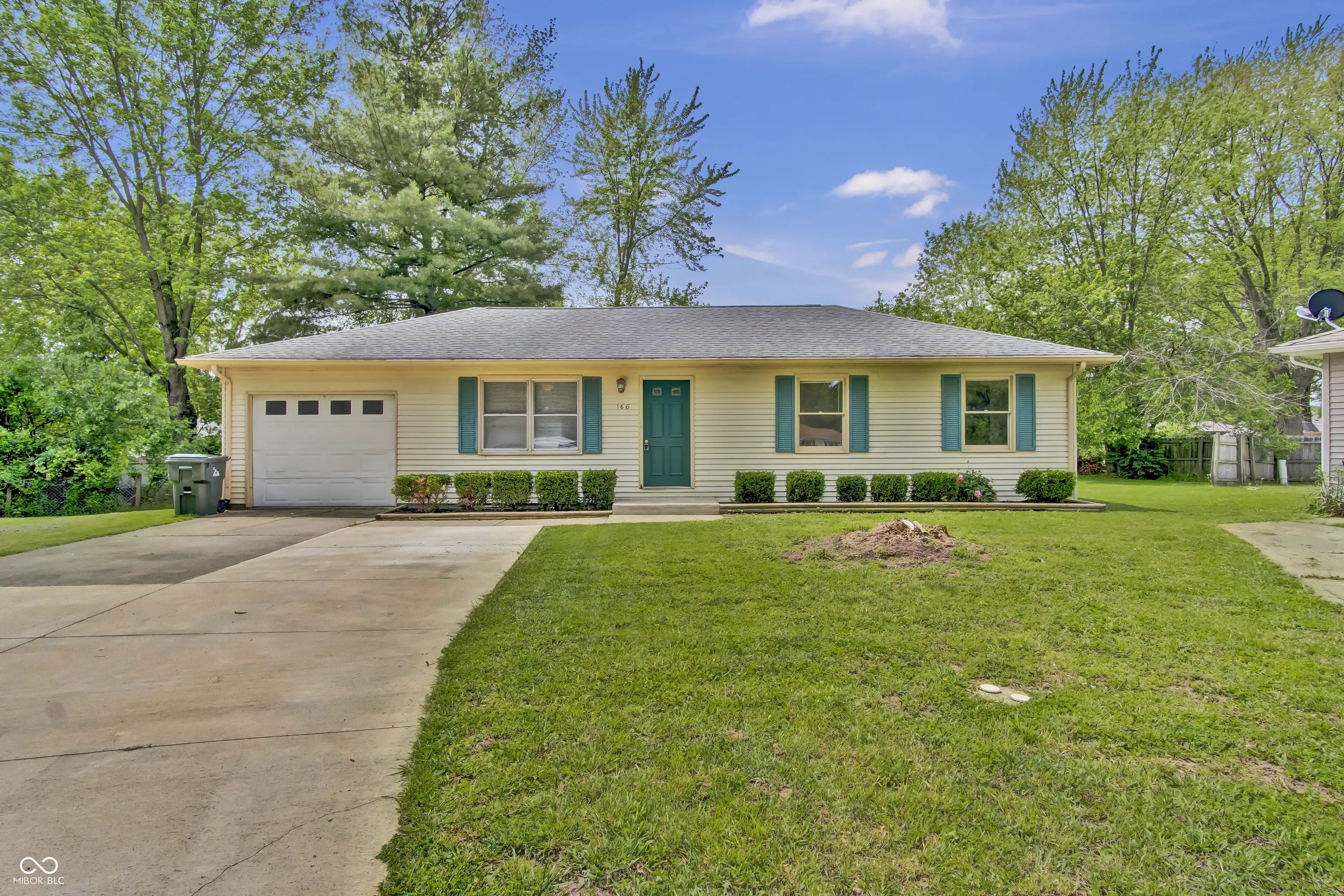 166 Schaefer Court S, Hope