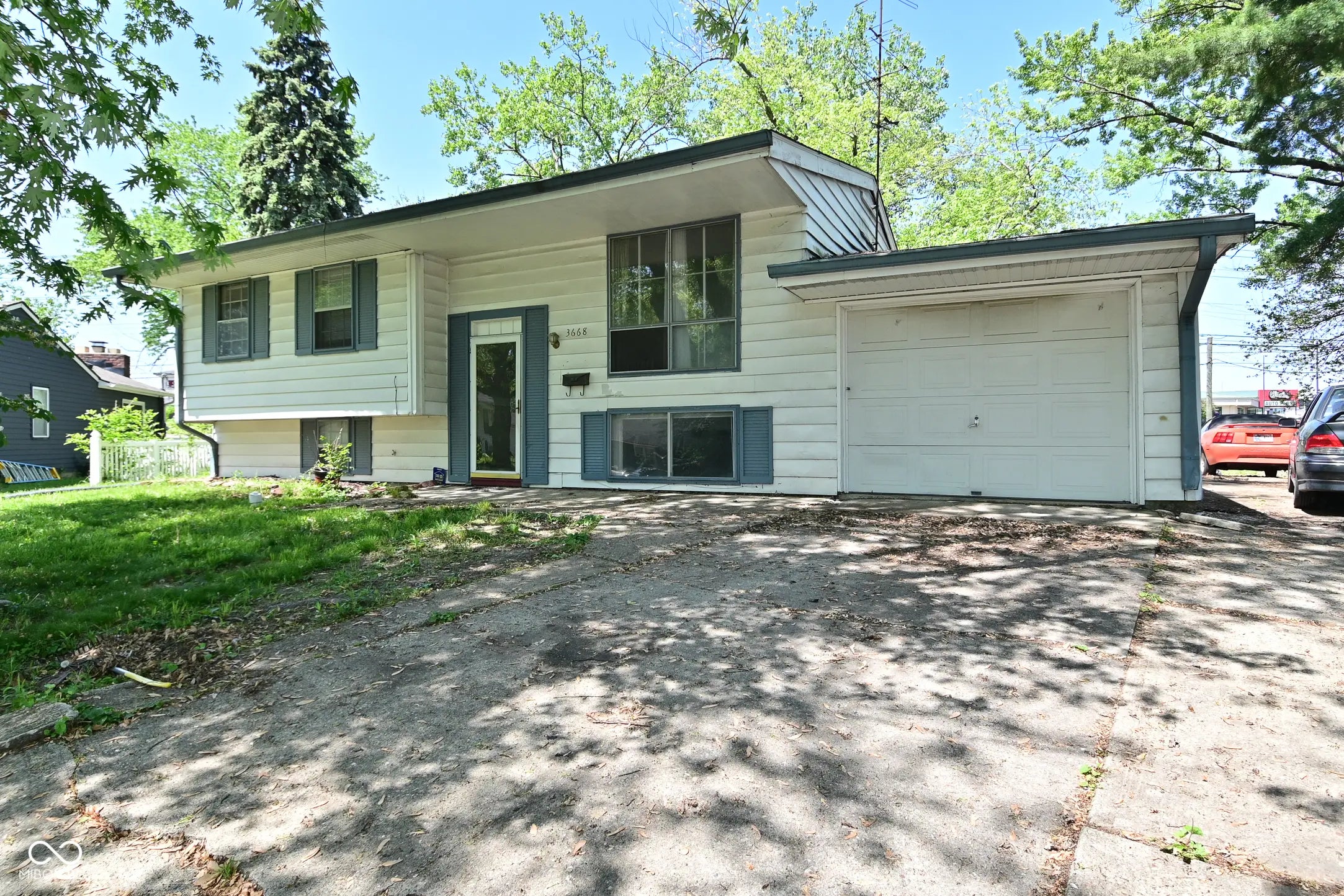 3668 Chatsbee Court, Indianapolis