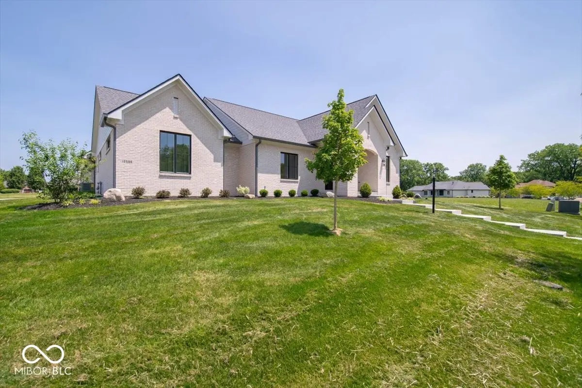 Photo of 10586 Jacks Way Indianapolis, IN 46234