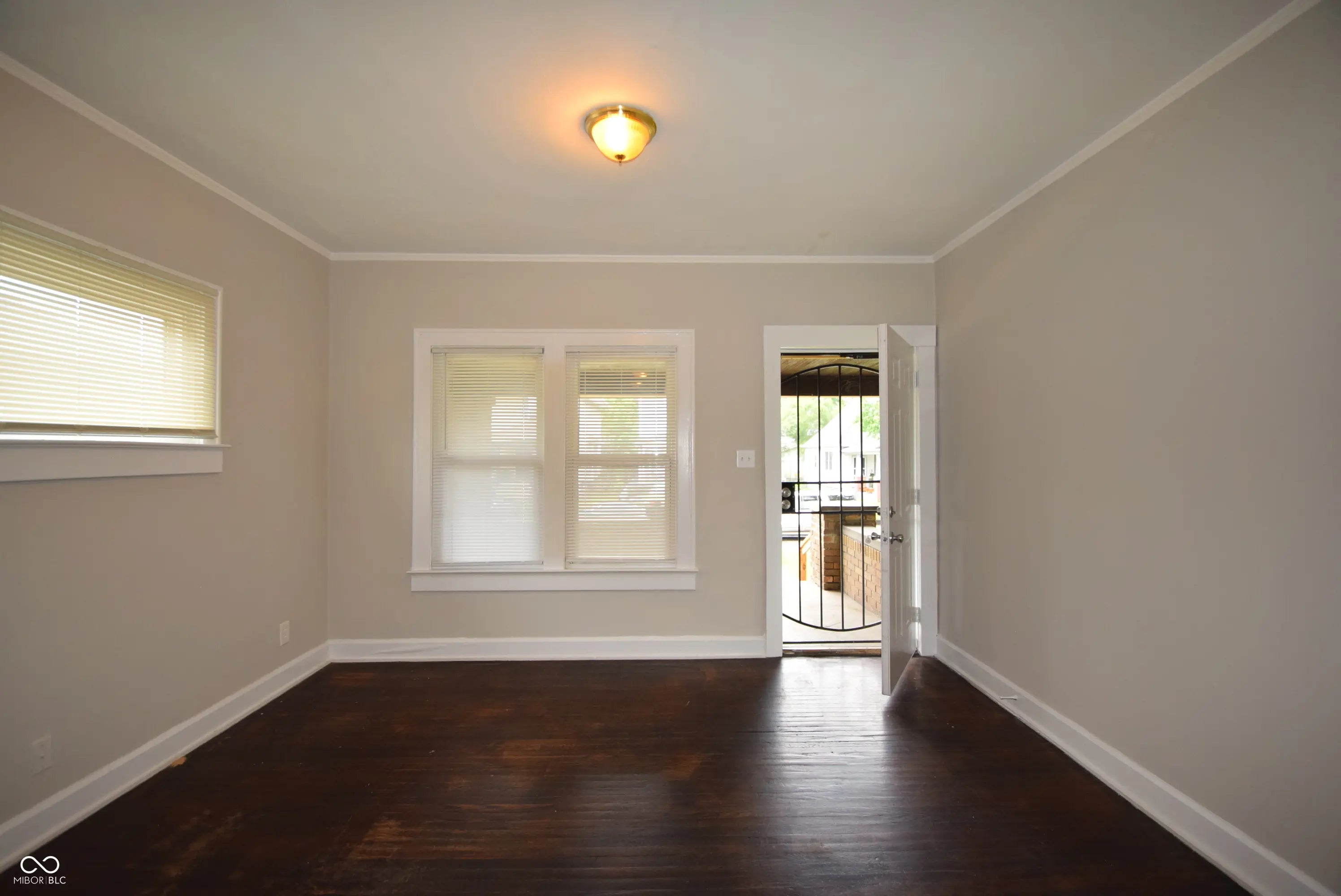 1105 N Parker Avenue MLS 22041719 Vajens South Brookside photo 4