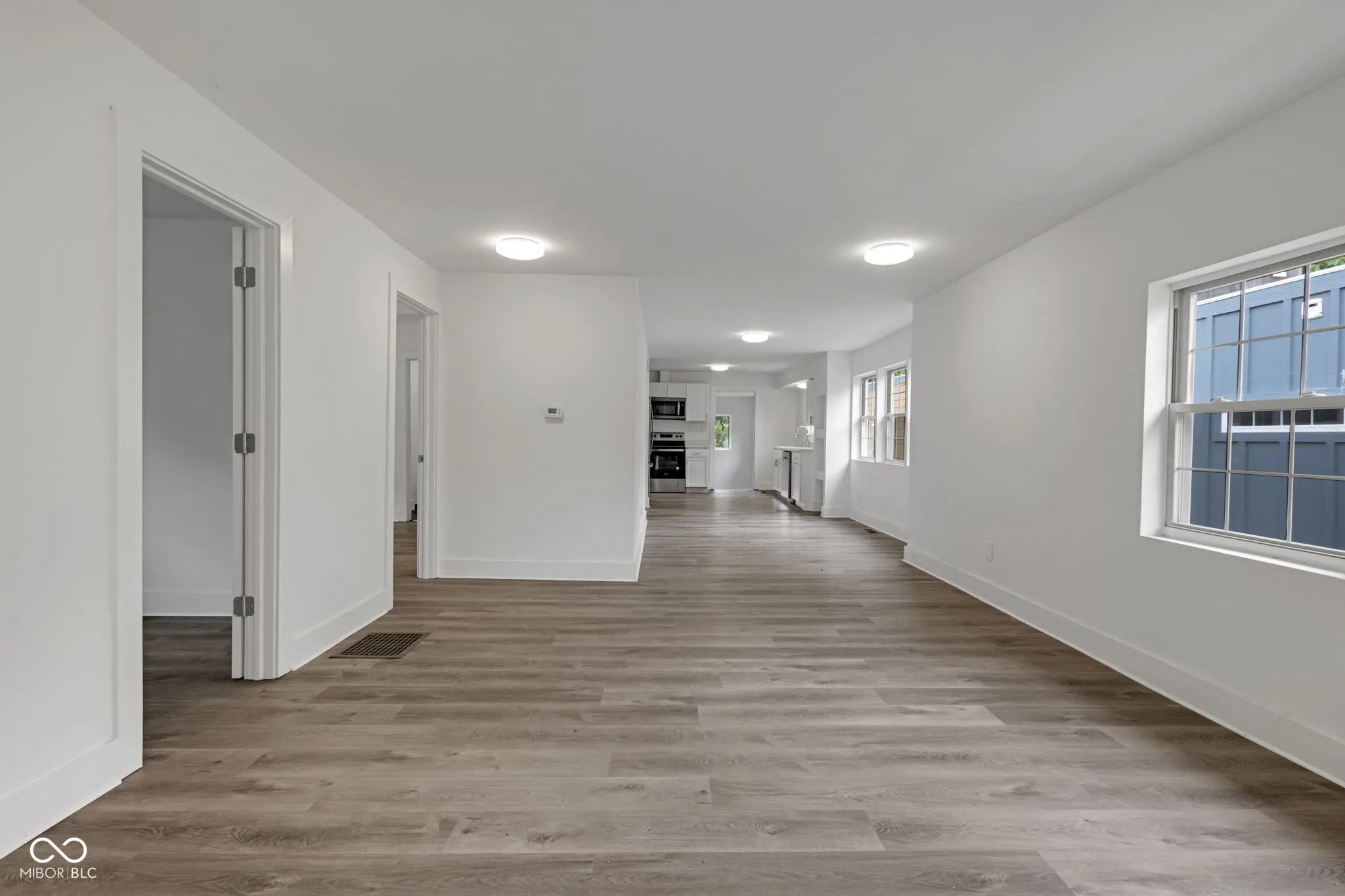 1411 N Grant Avenue MLS 22041955 Glass Works photo 2