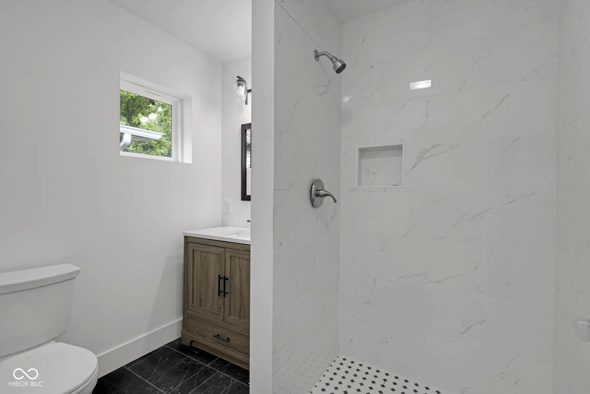 1411 N Grant Avenue MLS 22041955 Glass Works photo 8