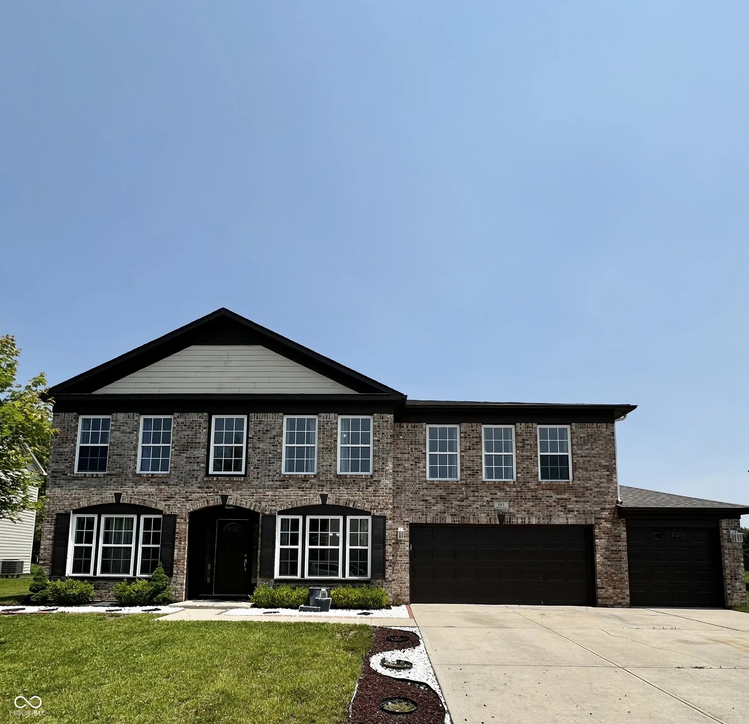 585 Fireside Drive, Greenwood