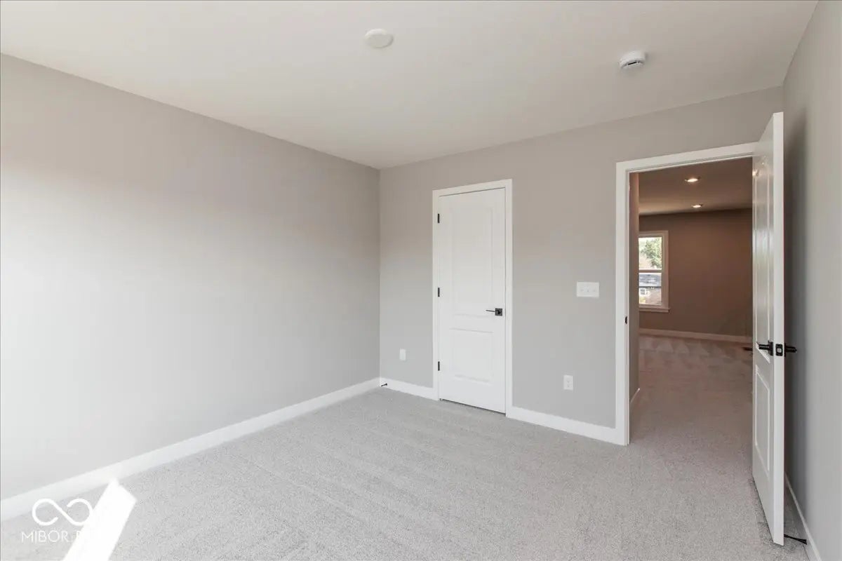 6894 Renoir Way MLS 22042582 Manors At Avon photo 32