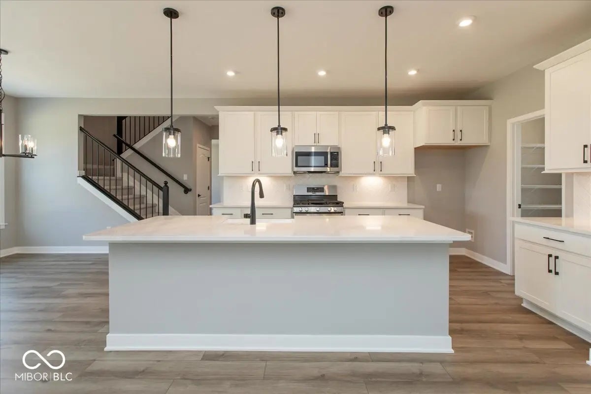 6894 Renoir Way MLS 22042582 Manors At Avon photo 7