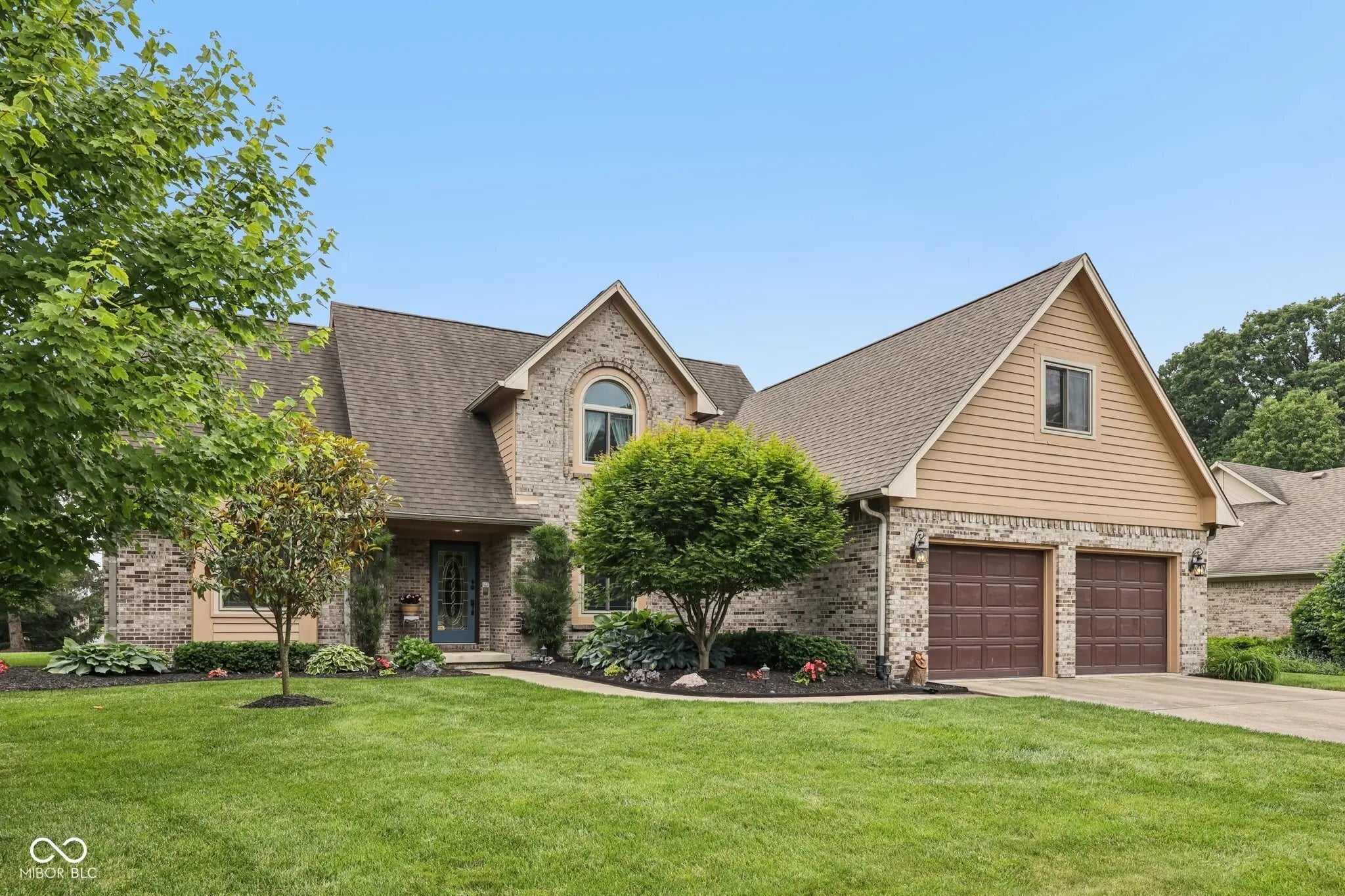 6983 White Oak Drive, Avon