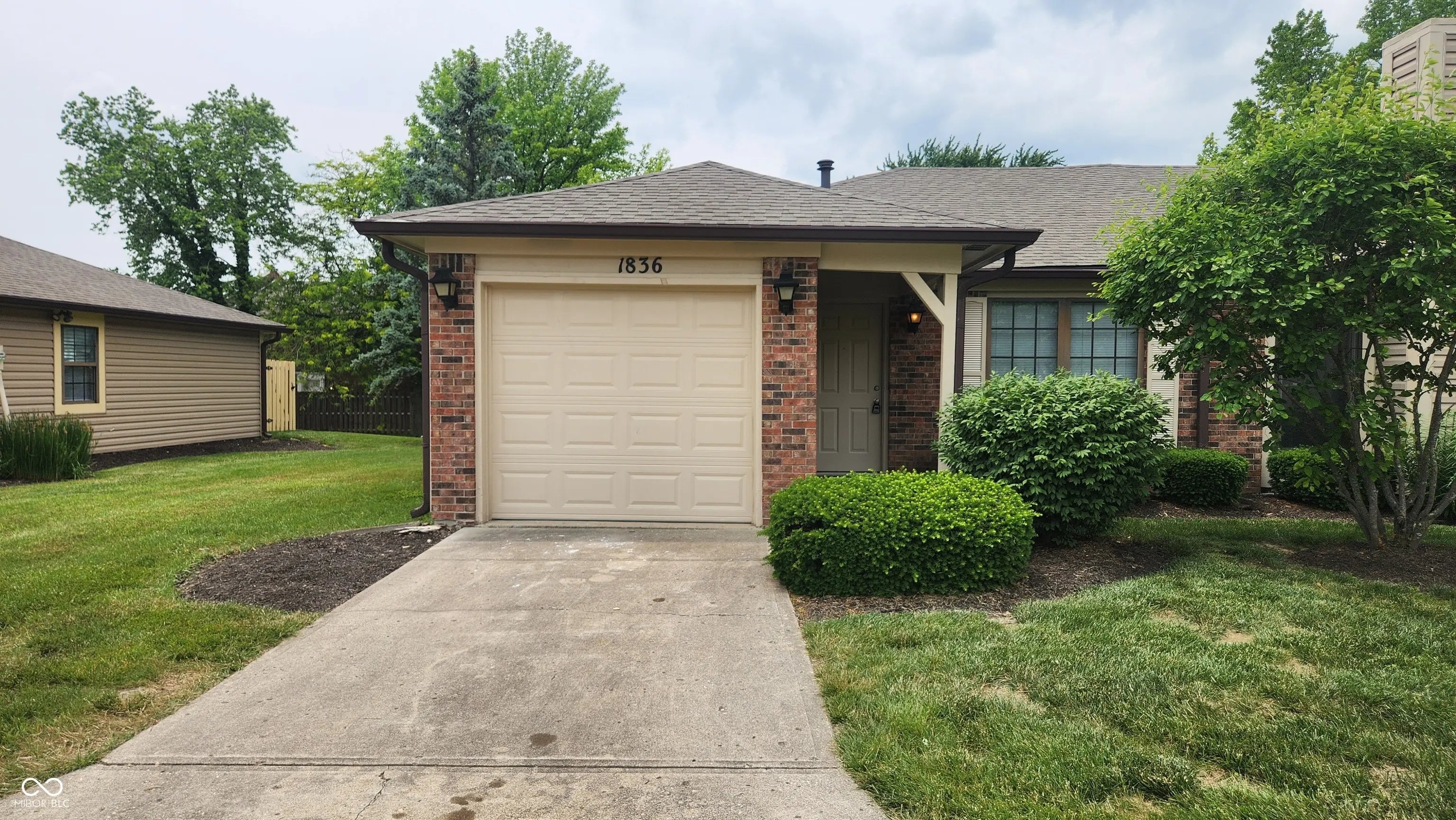 1836 Queensbridge Circle, Indianapolis