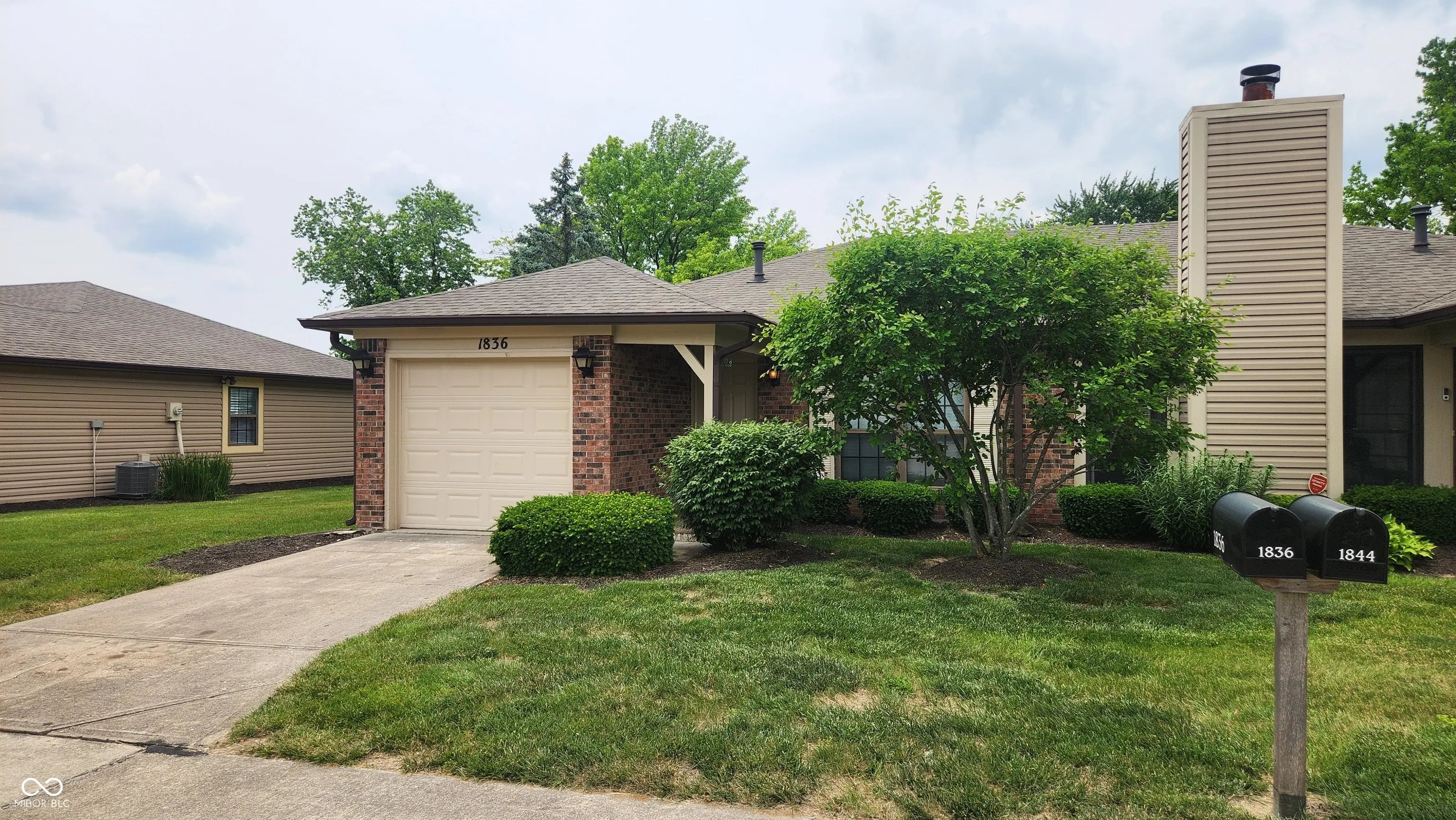 1836 Queensbridge Circle MLS 22042971 Wellington Commons photo 1