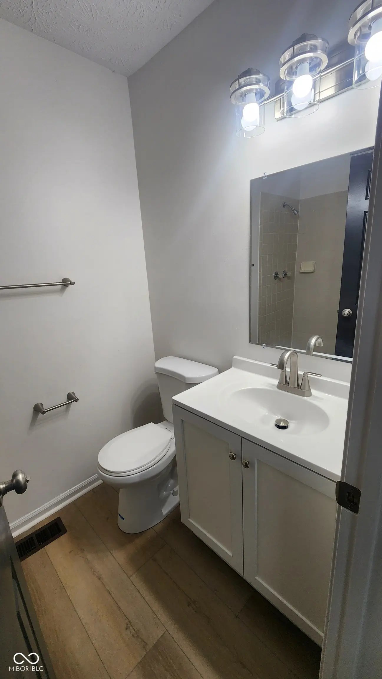 1836 Queensbridge Circle MLS 22042971 Wellington Commons photo 10