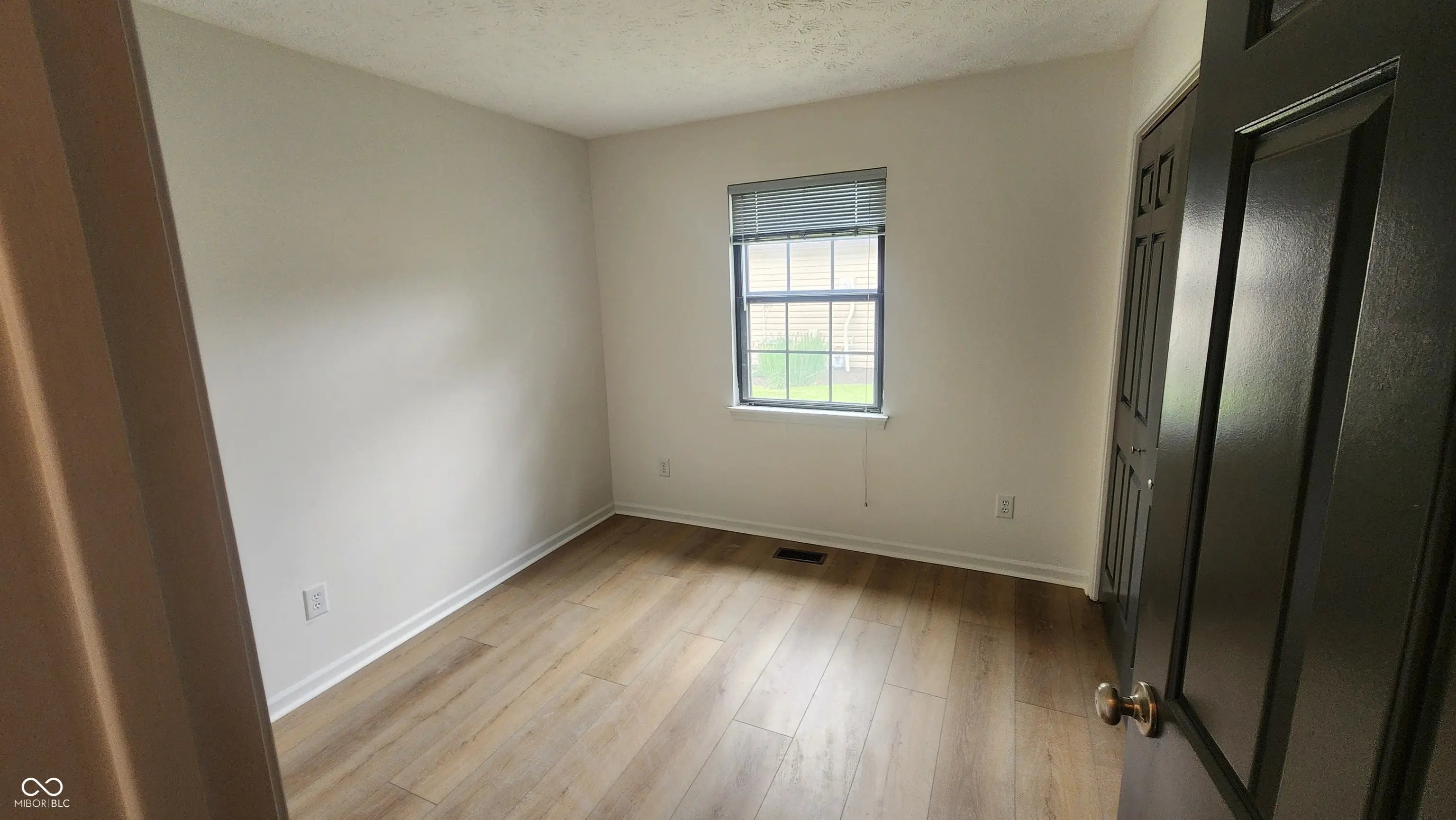 1836 Queensbridge Circle MLS 22042971 Wellington Commons photo 12