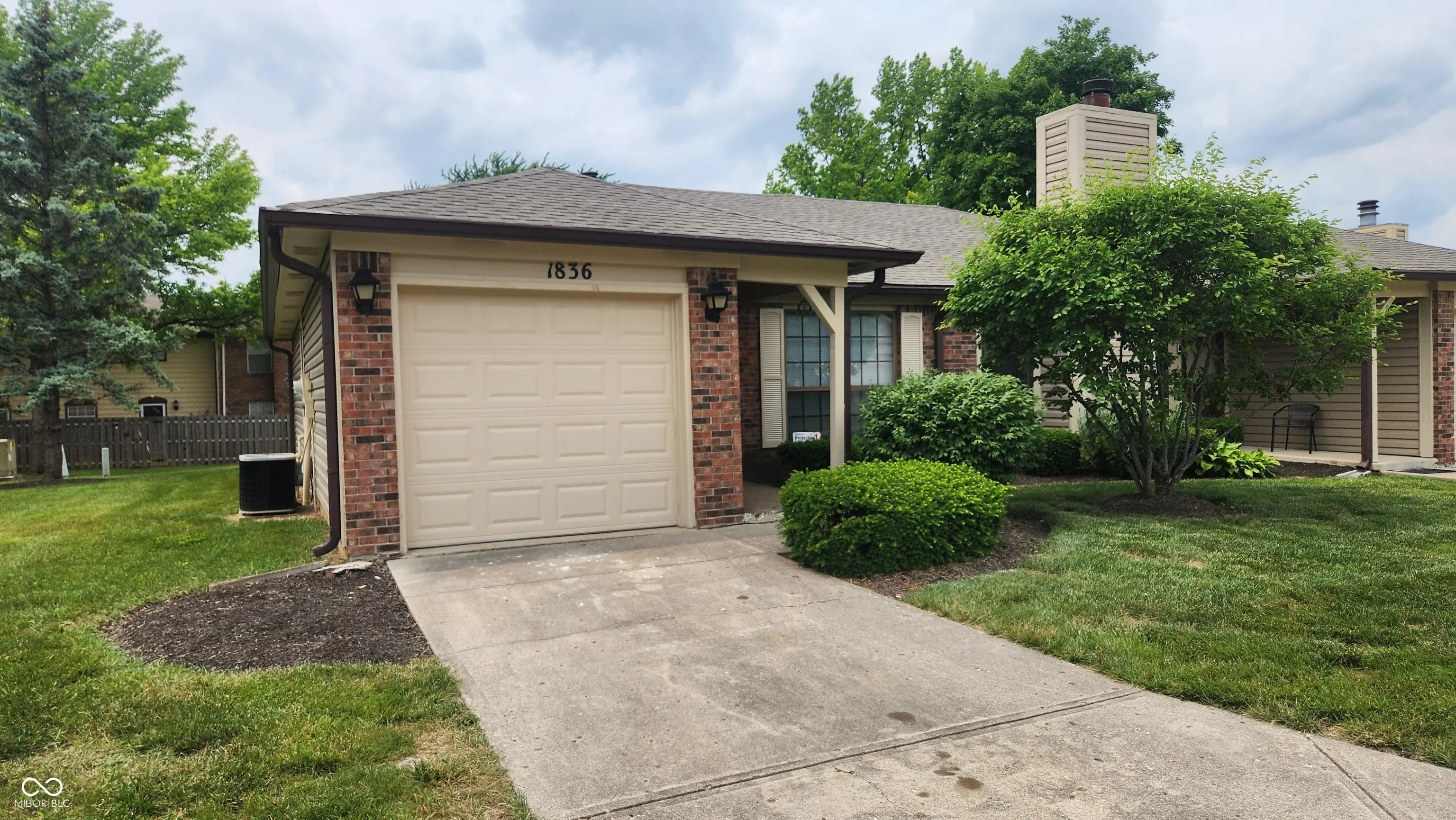 1836 Queensbridge Circle MLS 22042971 Wellington Commons photo 2