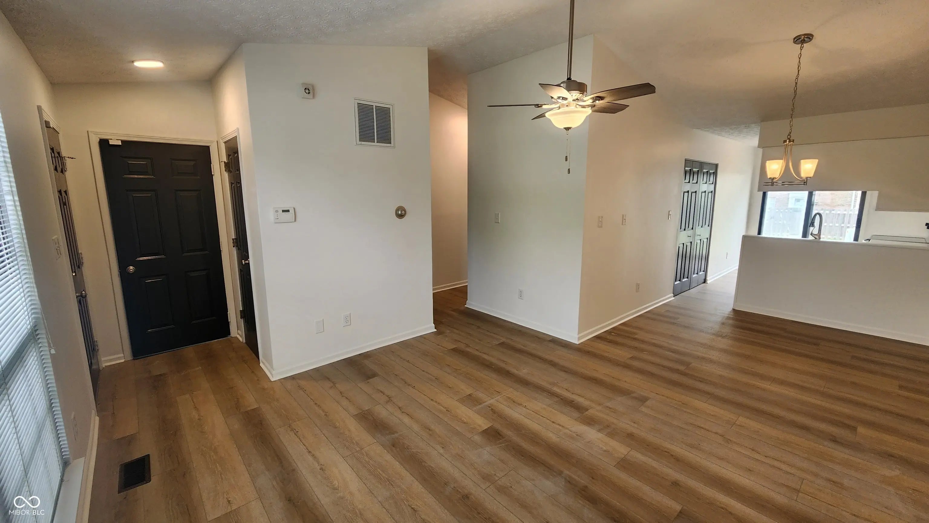 1836 Queensbridge Circle MLS 22042971 Wellington Commons photo 3