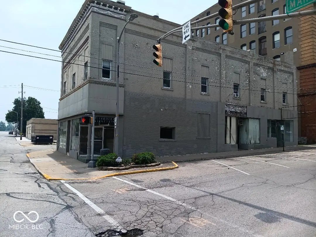 33 E 11th Street, Anderson