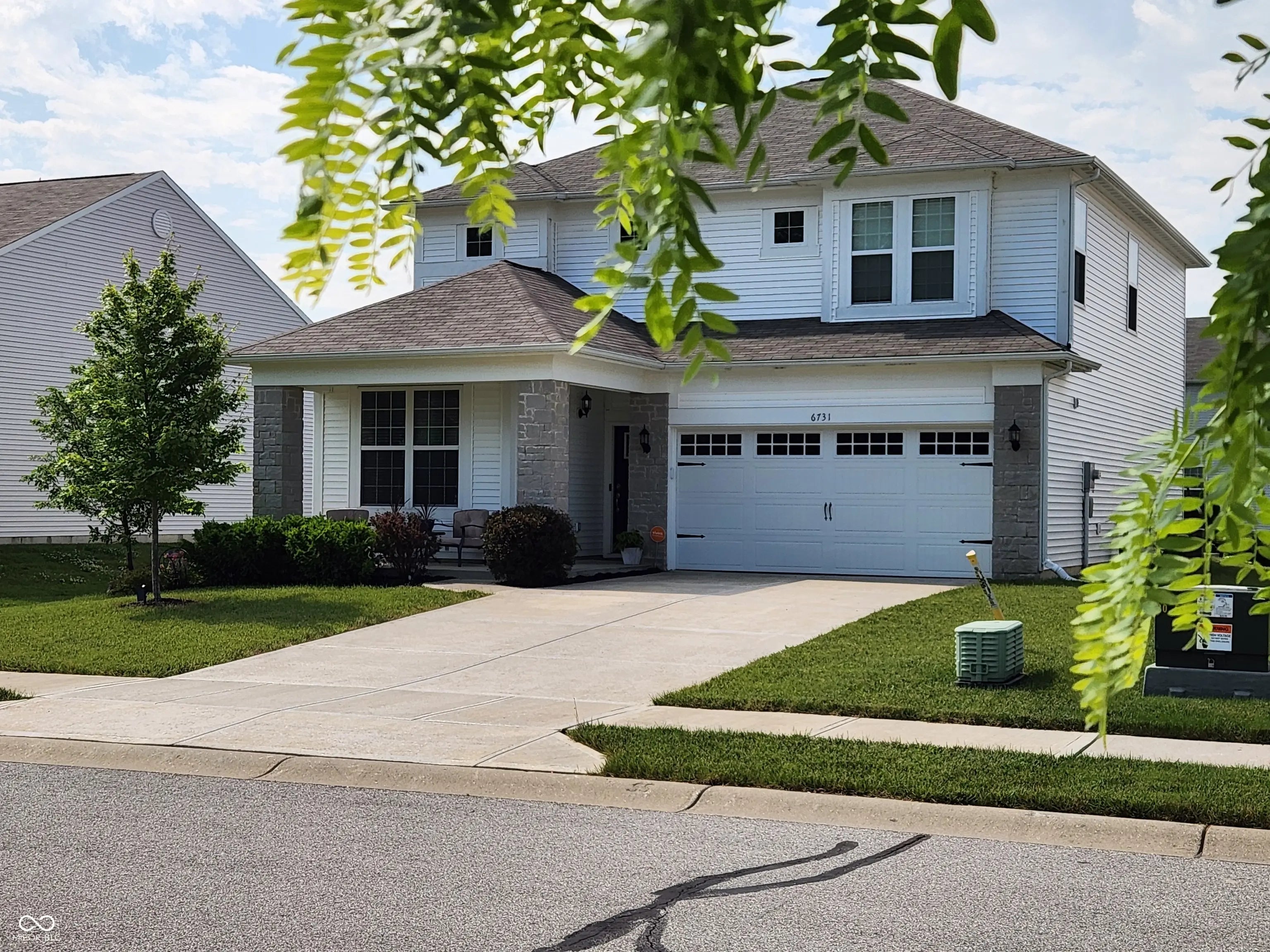 6731 Keepsake Drive, Whitestown