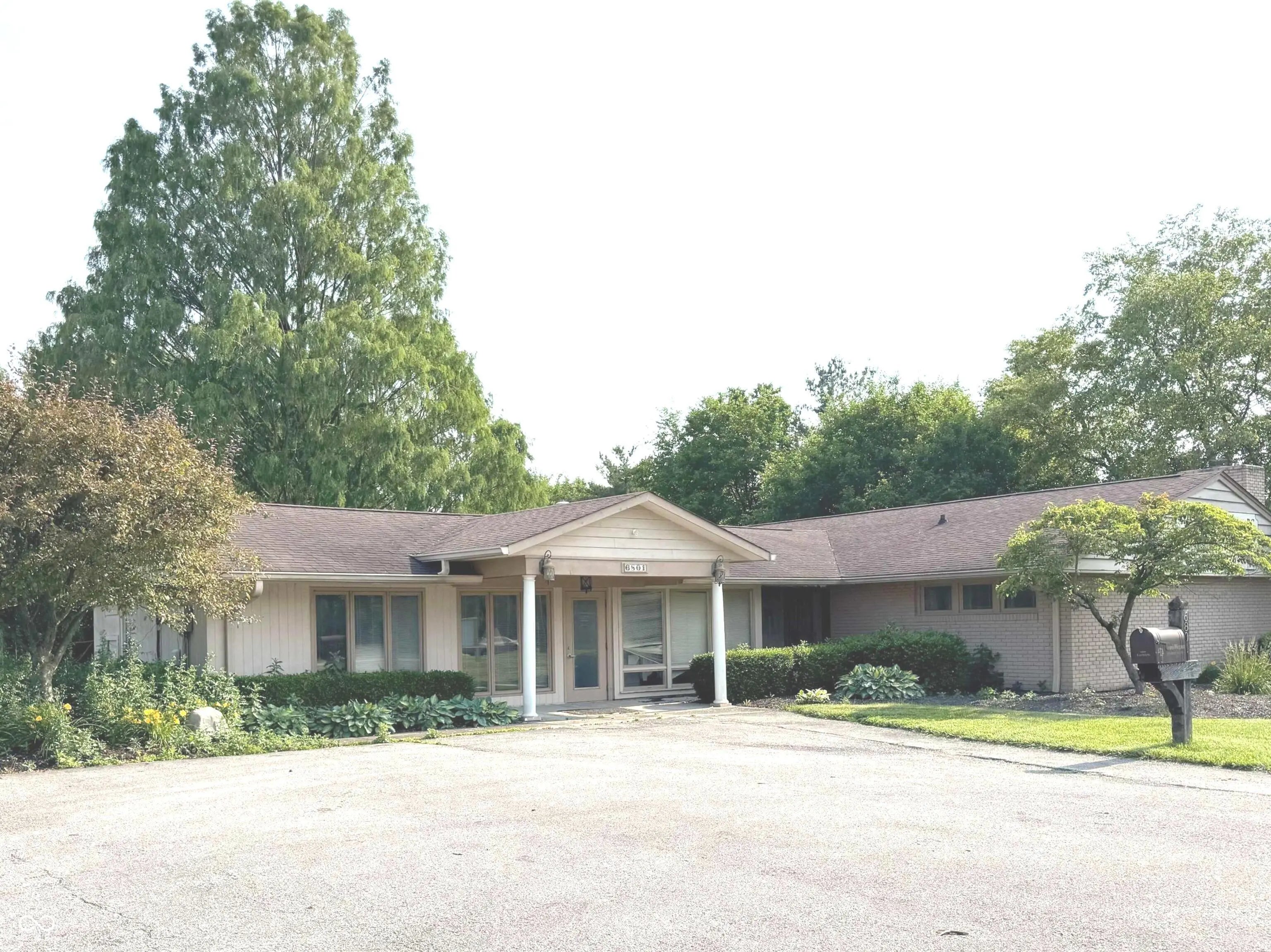6801 E 96th Street, Indianapolis