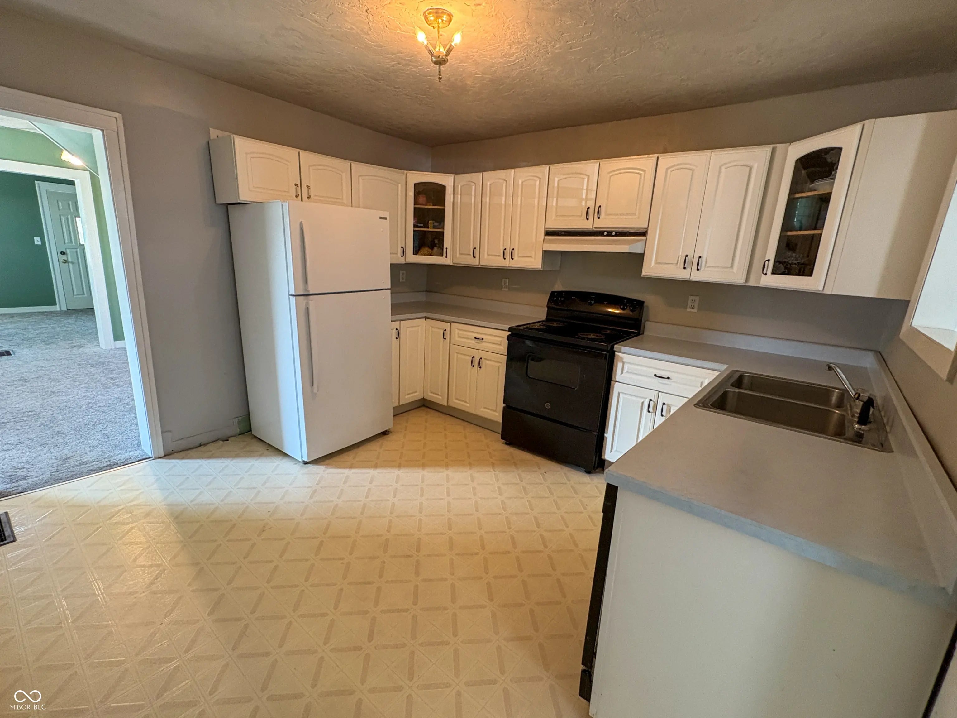 2334 S B Street MLS 22044162 No Subdivision photo 1