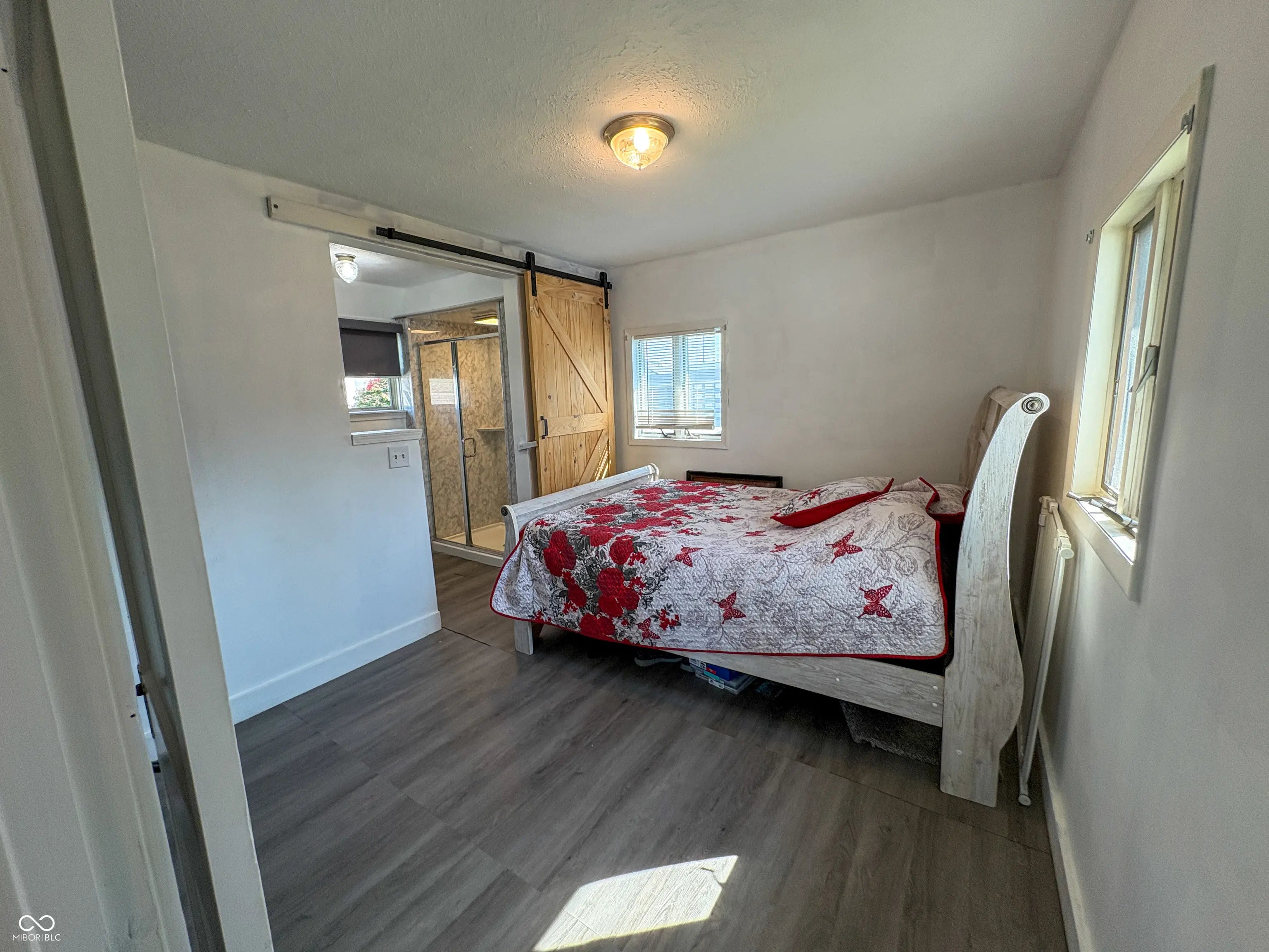 2334 S B Street MLS 22044162 No Subdivision photo 2