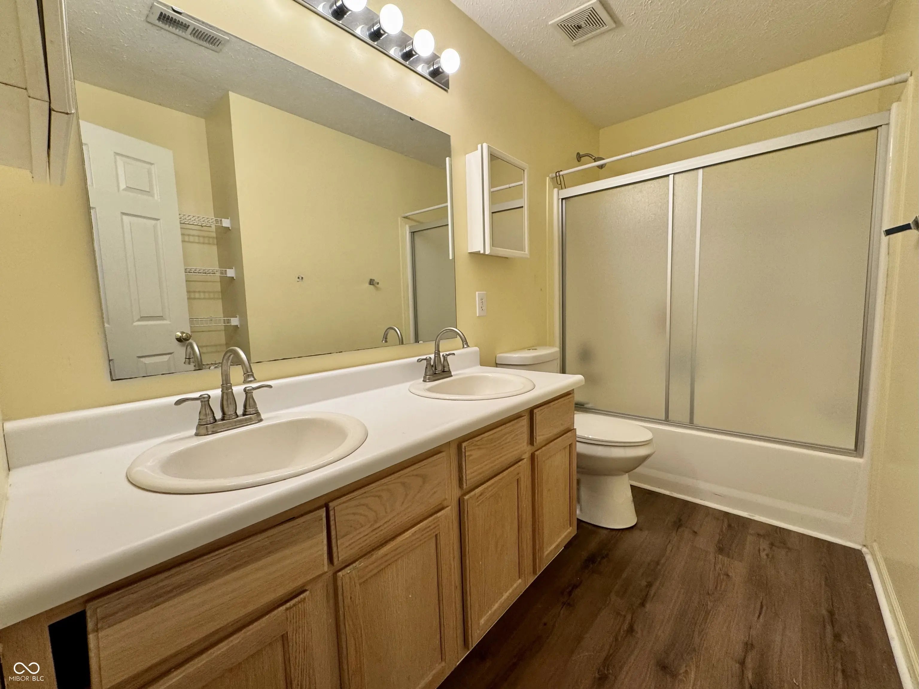 1442 Bank Place MLS 22044300 Berkshire photo 15