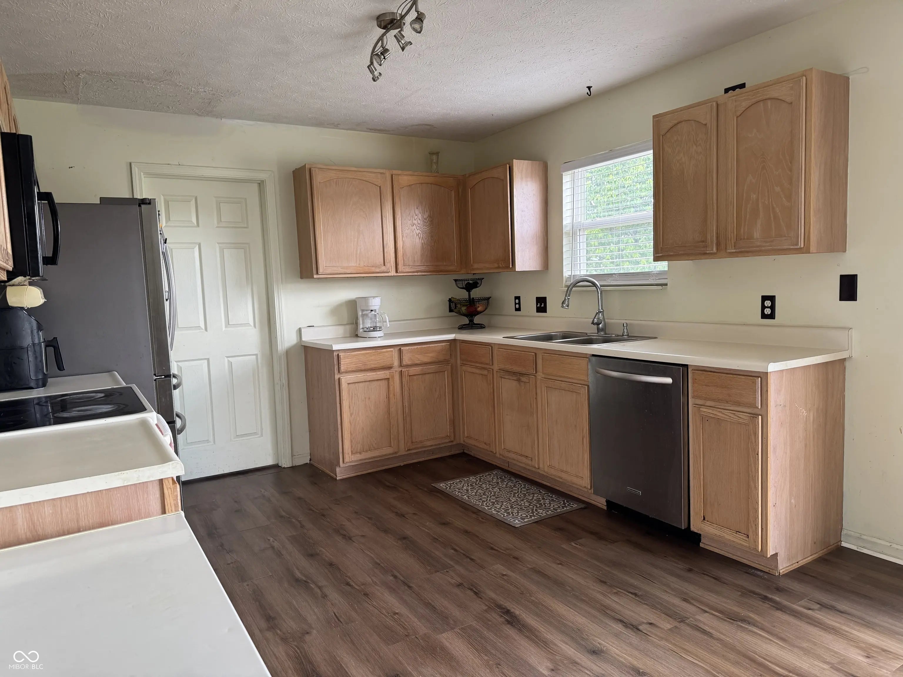 1442 Bank Place MLS 22044300 Berkshire photo 6