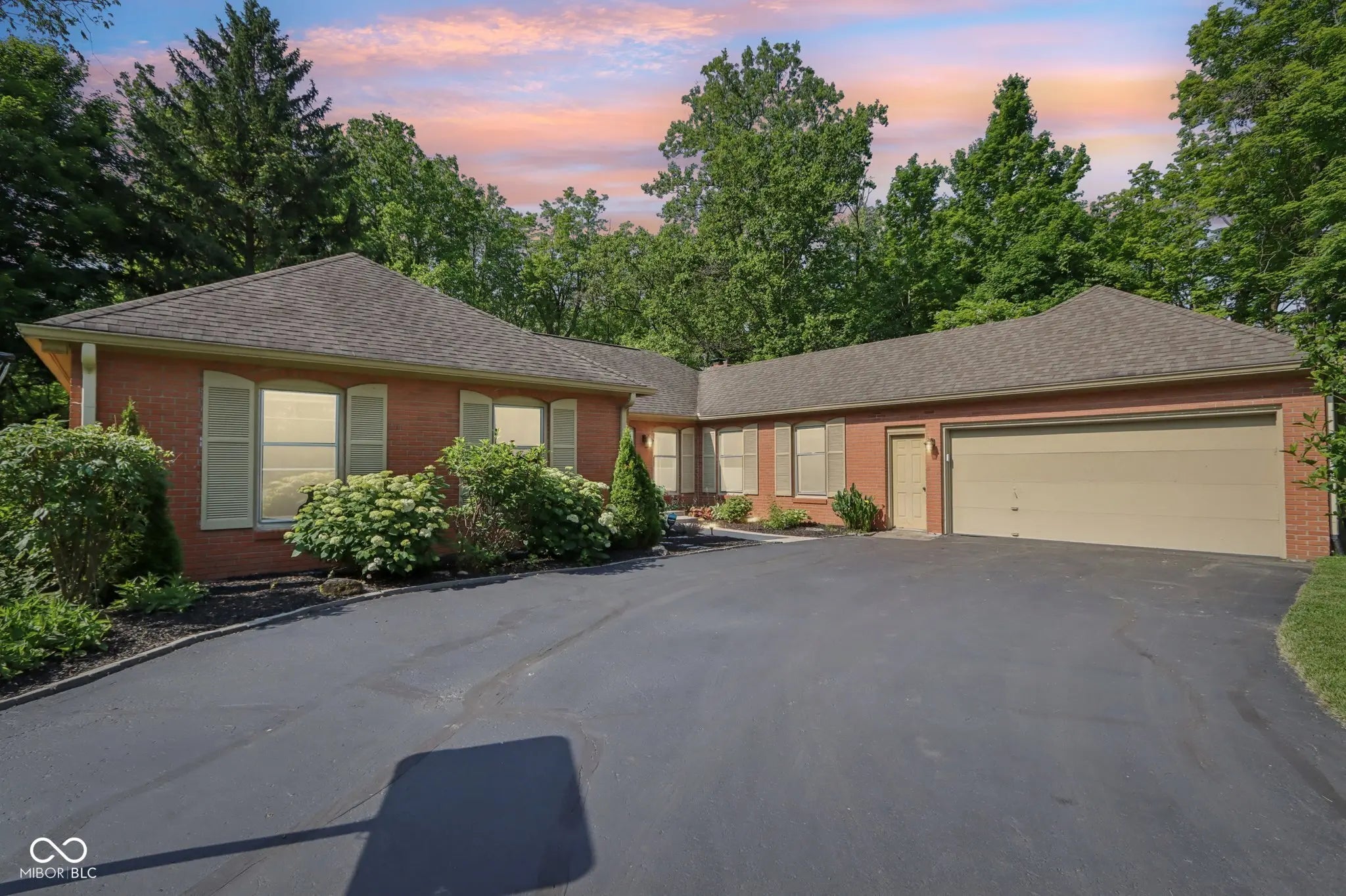 7029 Kingswood Circle, Indianapolis