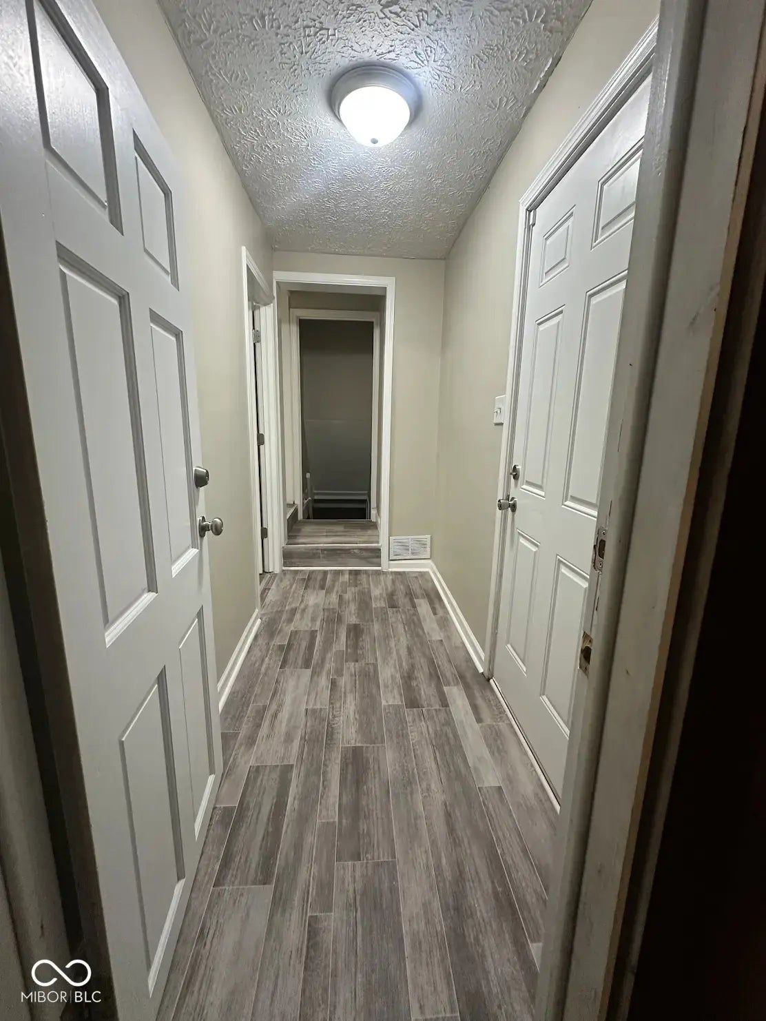 5704 N Keystone Avenue MLS 22044547 North Kessler Park photo 3