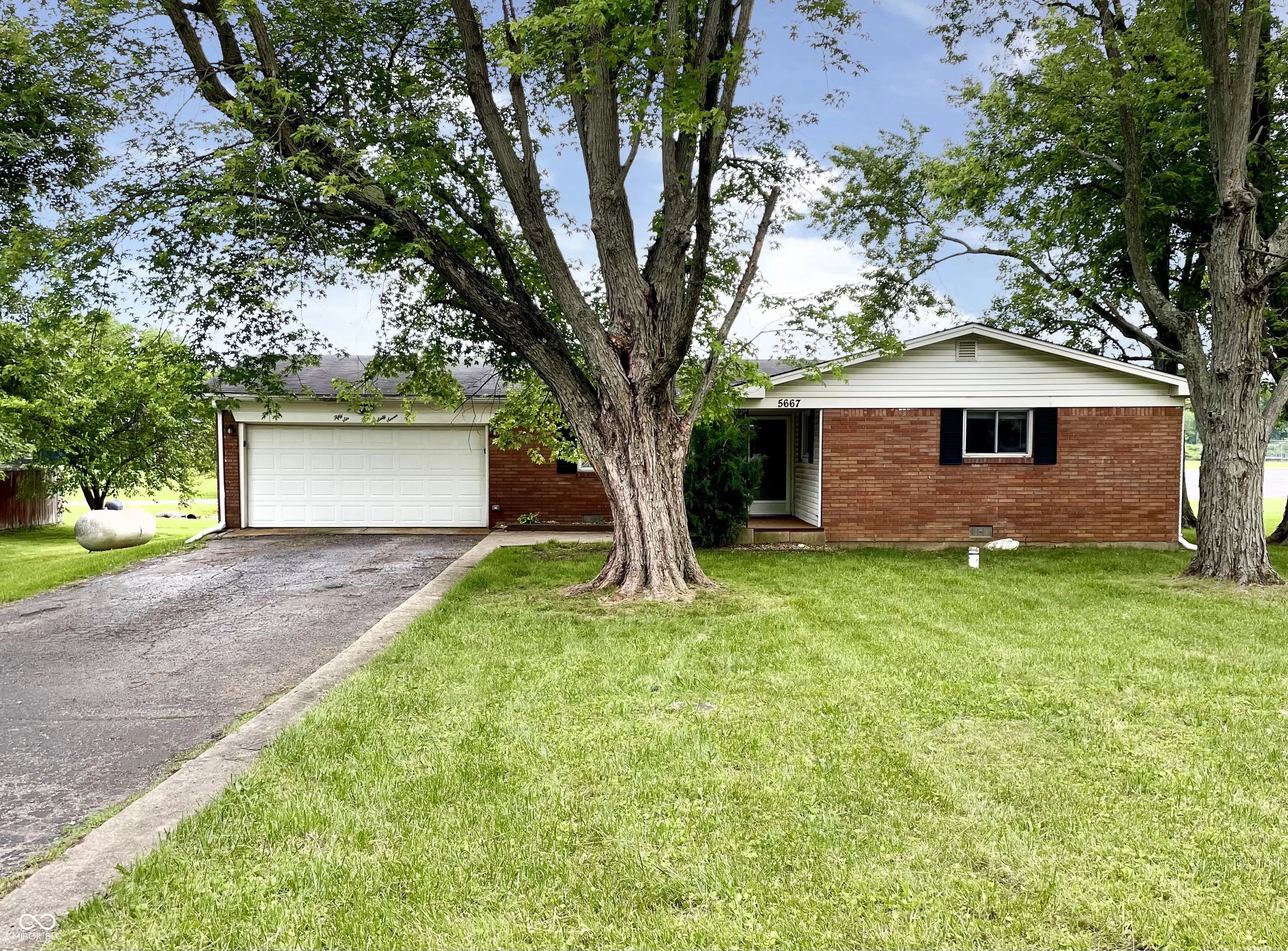 5667 Broyles Road, Avon
