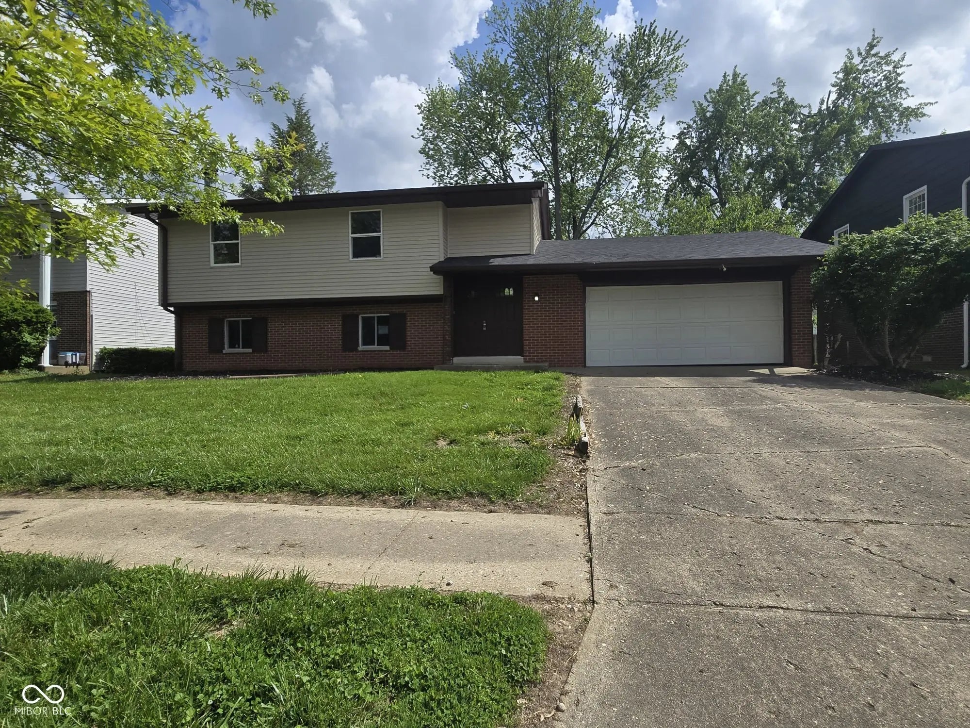 Photo of 1901 E Buena Vista Drive Terre Haute, IN 47802