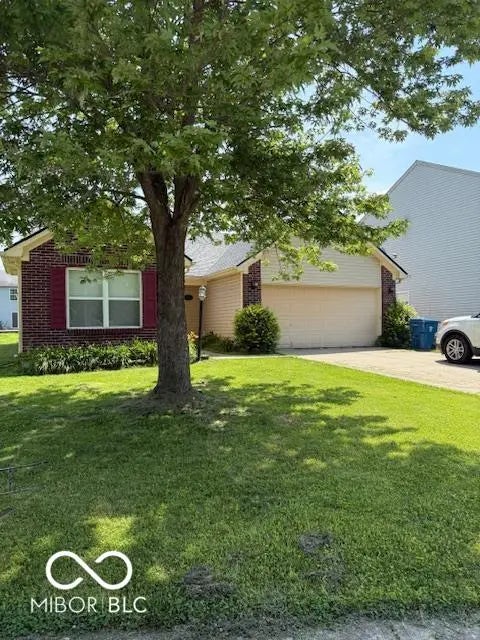 8113 Maple Stream Lane, Indianapolis