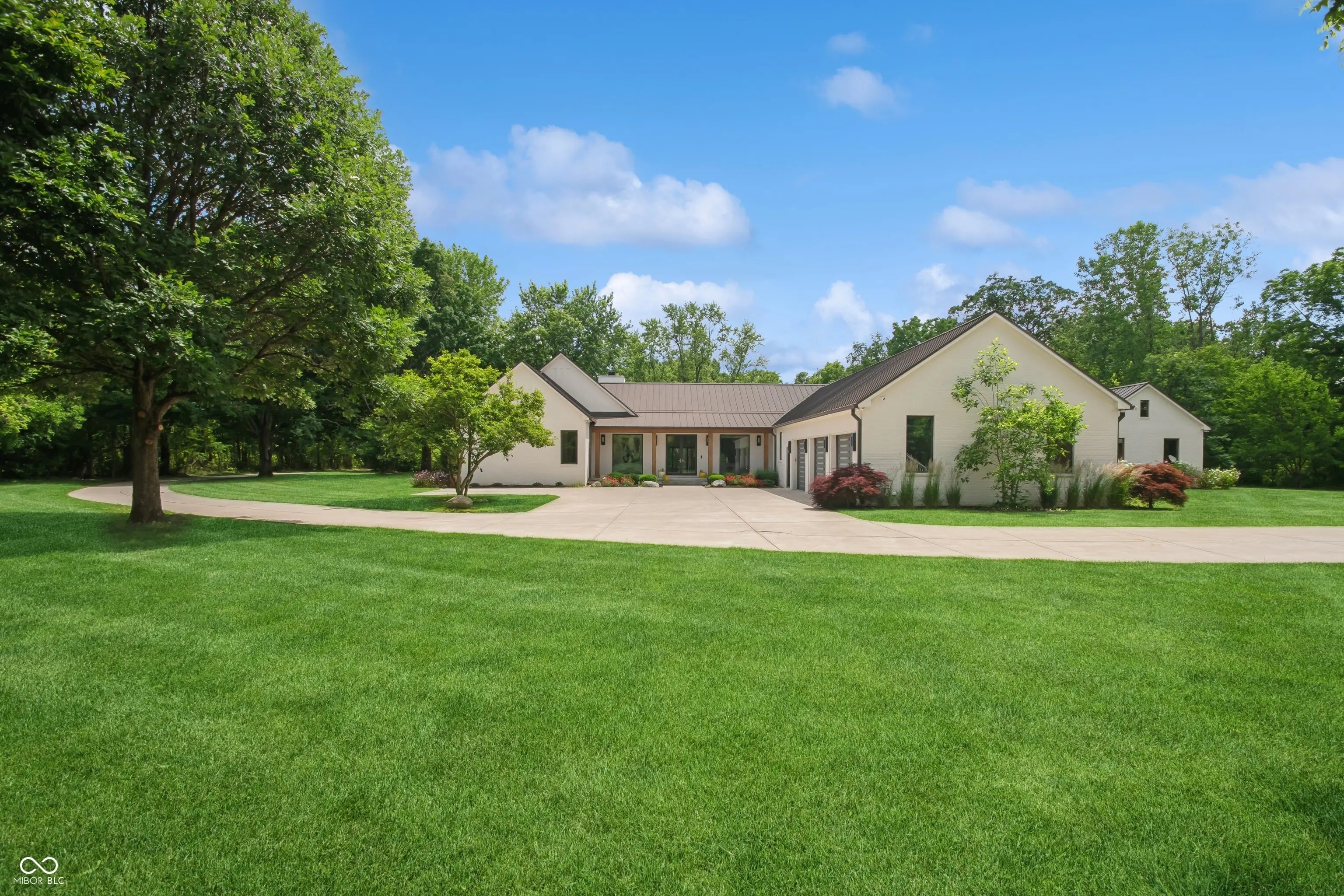 Photo of 6115 Stonegate Run Zionsville, IN 46077