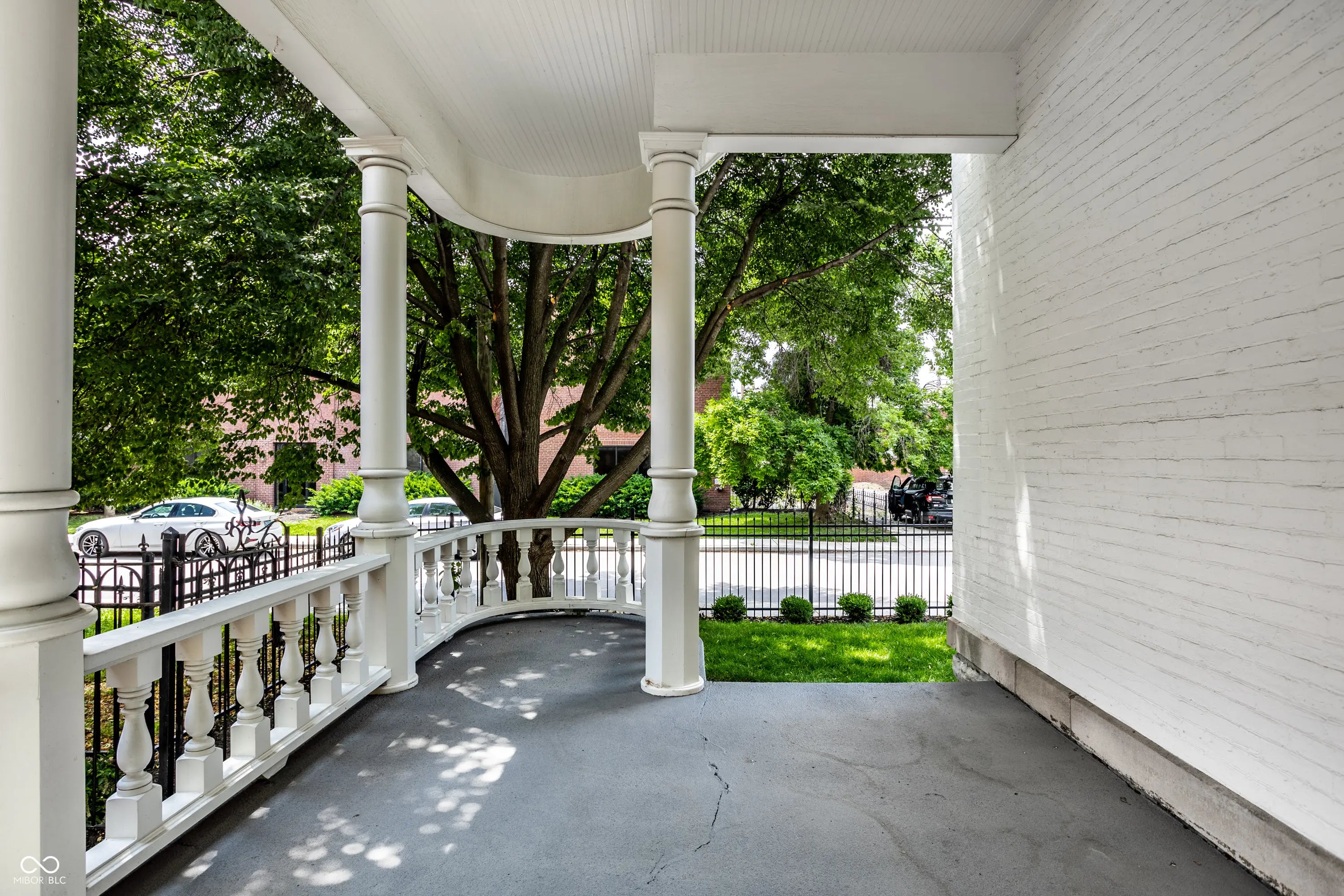 214 E St Joseph Street MLS 22046016 Sorins photo 3