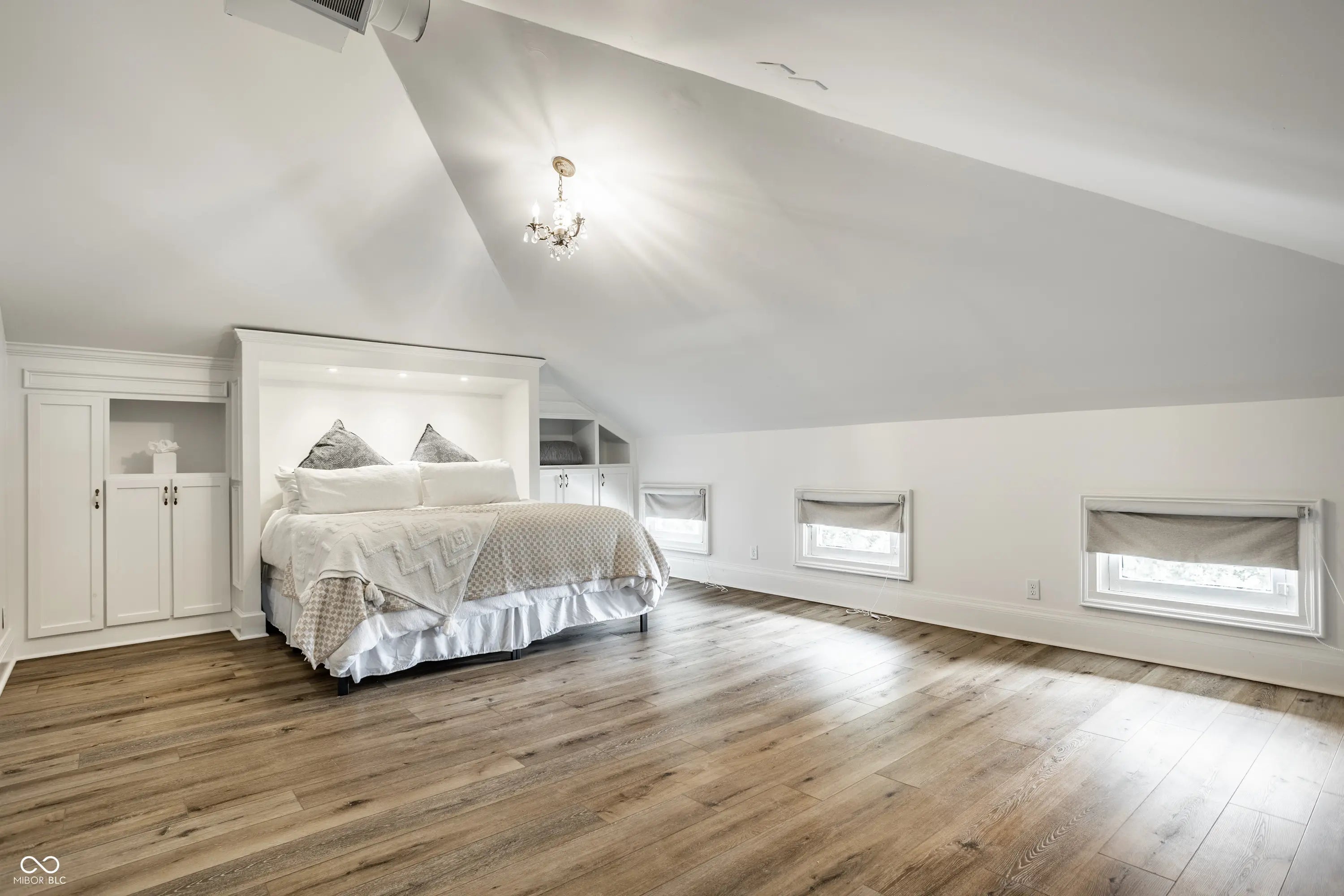 214 E St Joseph Street MLS 22046016 Sorins photo 52